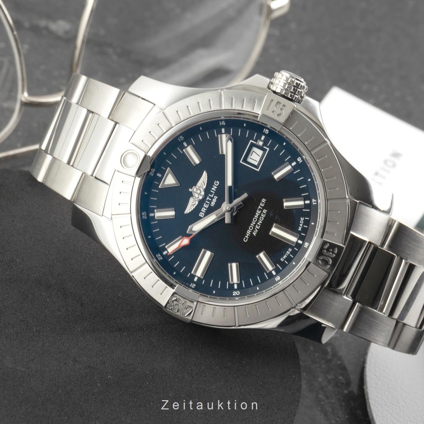 Breitling Avenger A17318101B1A1 (Unknown (random serial)) - Black dial 43 mm Steel case (2/8)