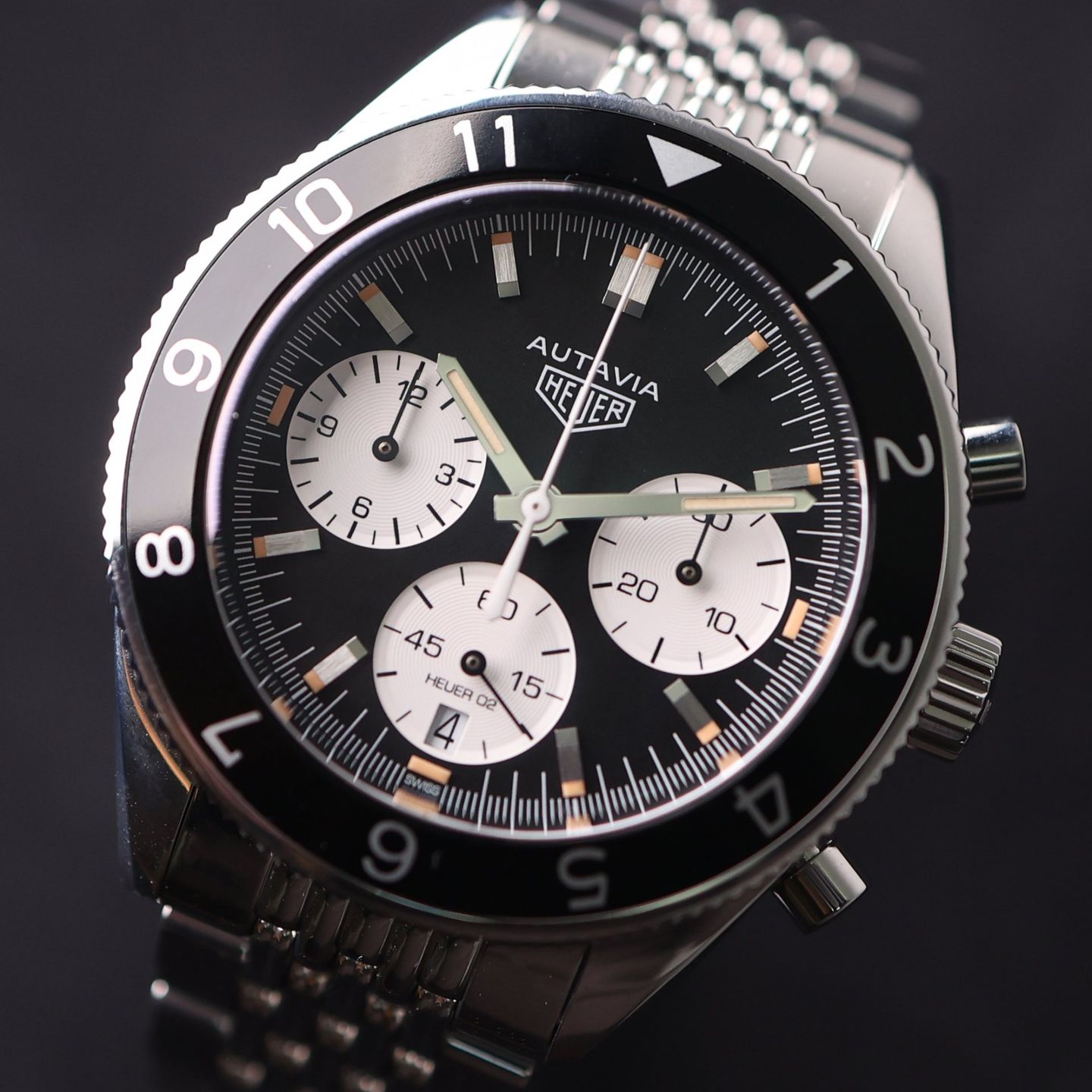 TAG Heuer Autavia CBE2110 - (2/3)