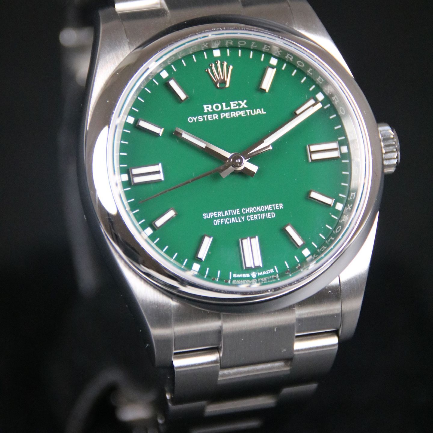 Rolex Oyster Perpetual 36 126000 (2022) - Green dial 36 mm Steel case (2/8)
