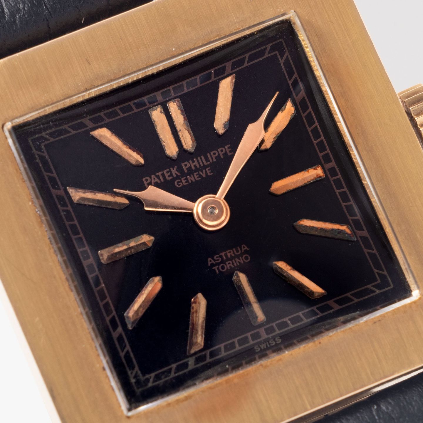 Patek Philippe Golden Ellipse 5738/1R-001 (Unknown (random serial)) - Black dial 35 mm Rose Gold case (2/8)