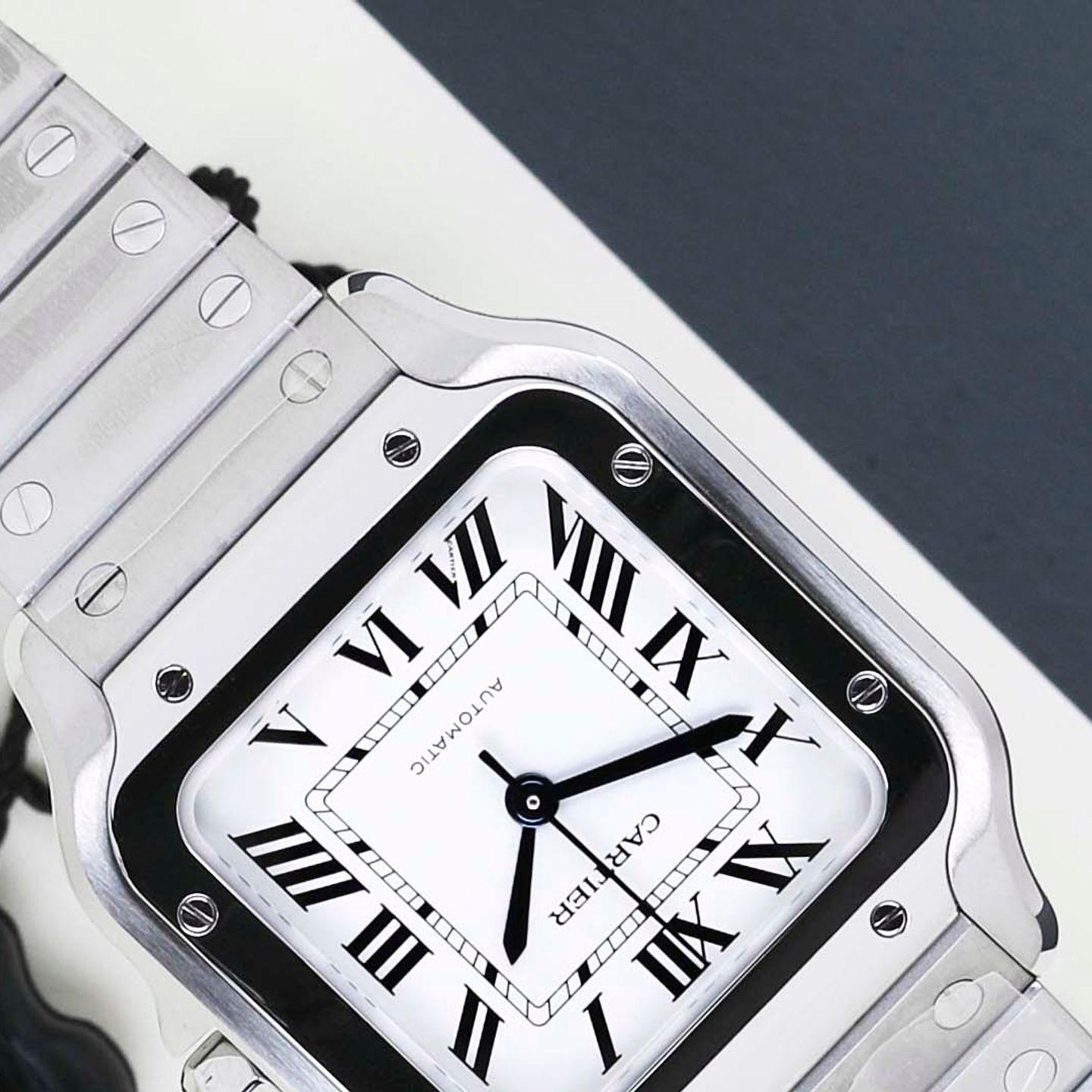 Cartier Santos WSSA0029 (2024) - Silver dial 35 mm Steel case (4/8)