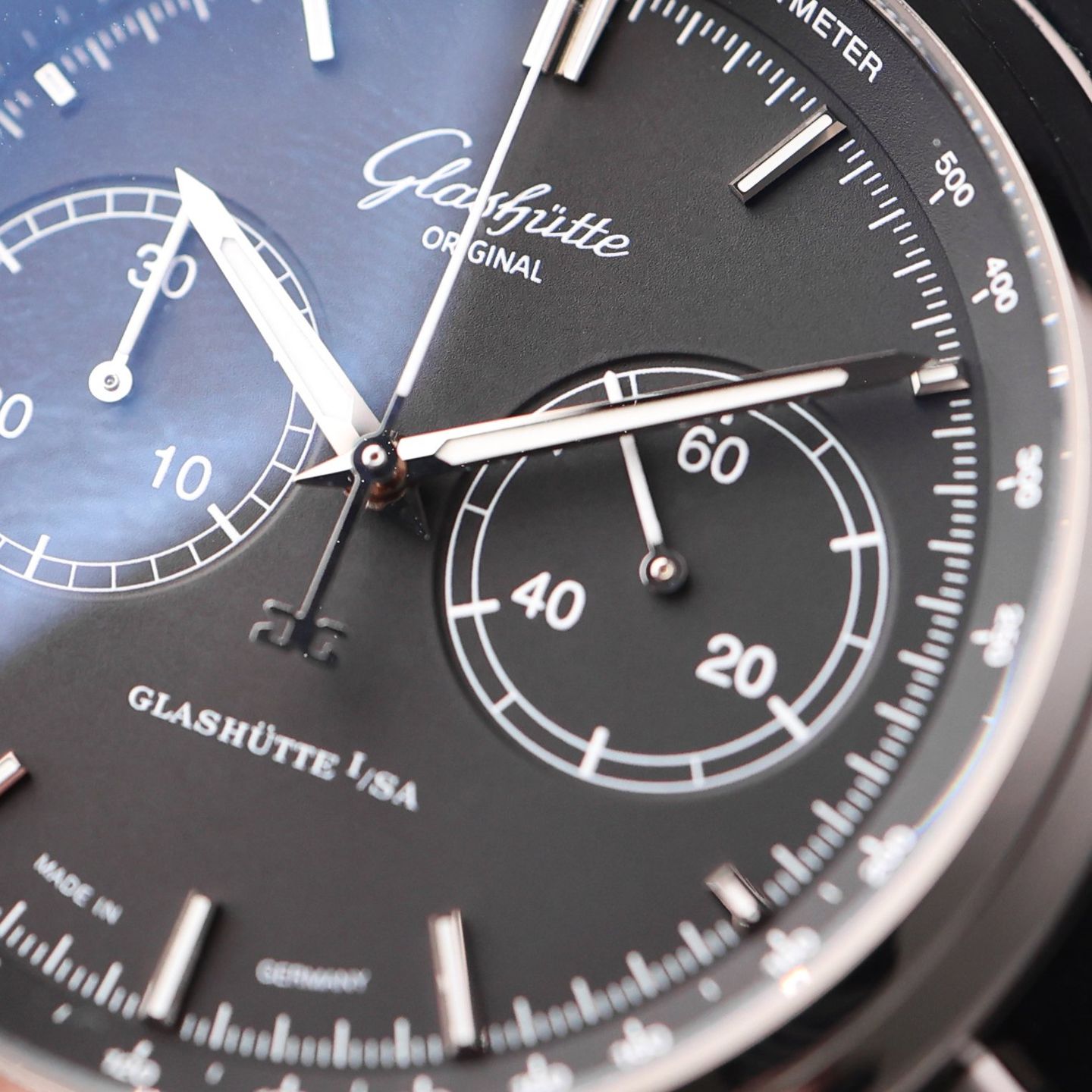 Unknown Unknown 13934204204 (2020) - (2/3)