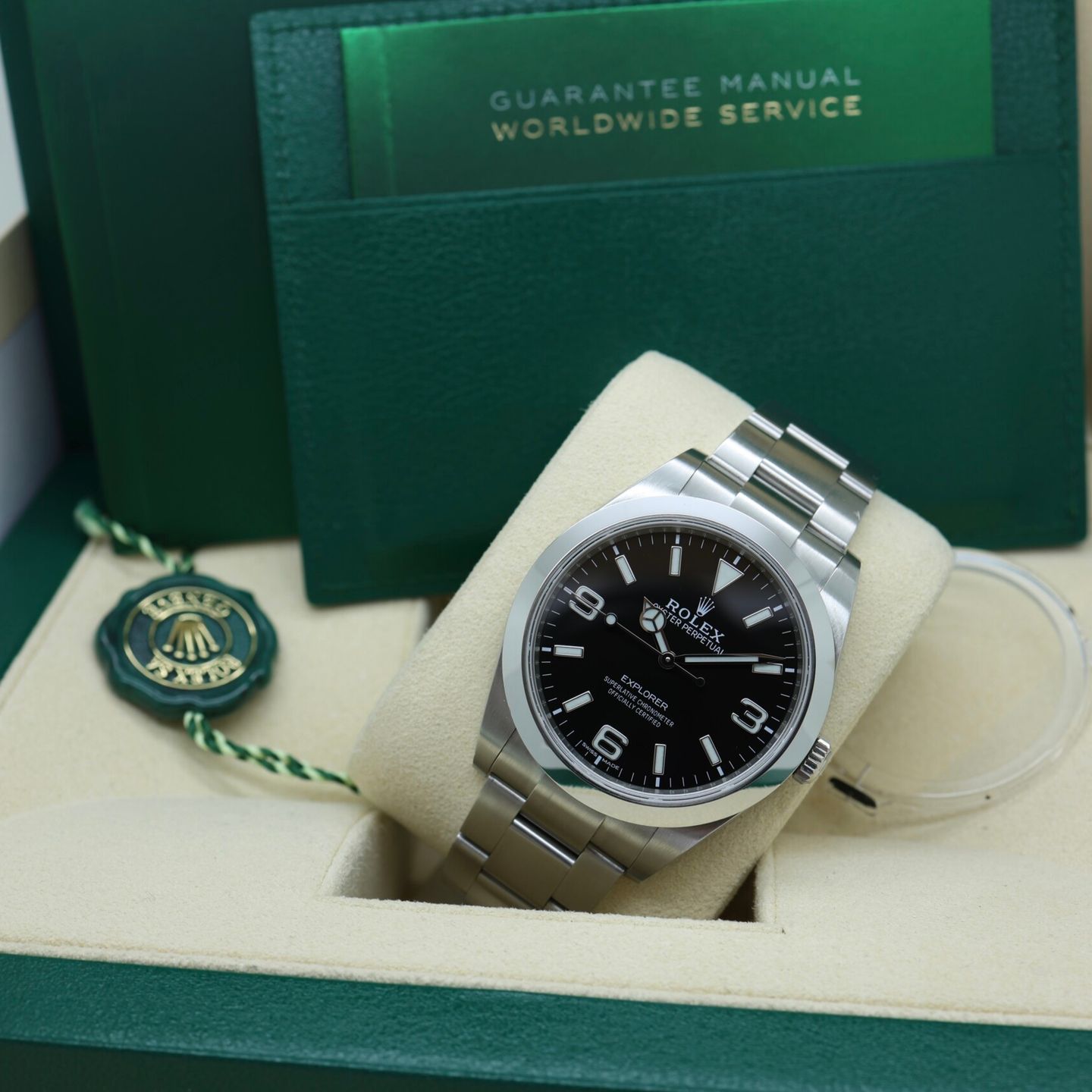 Rolex Explorer 214270 (2019) - Zwart wijzerplaat 39mm Staal (8/8)