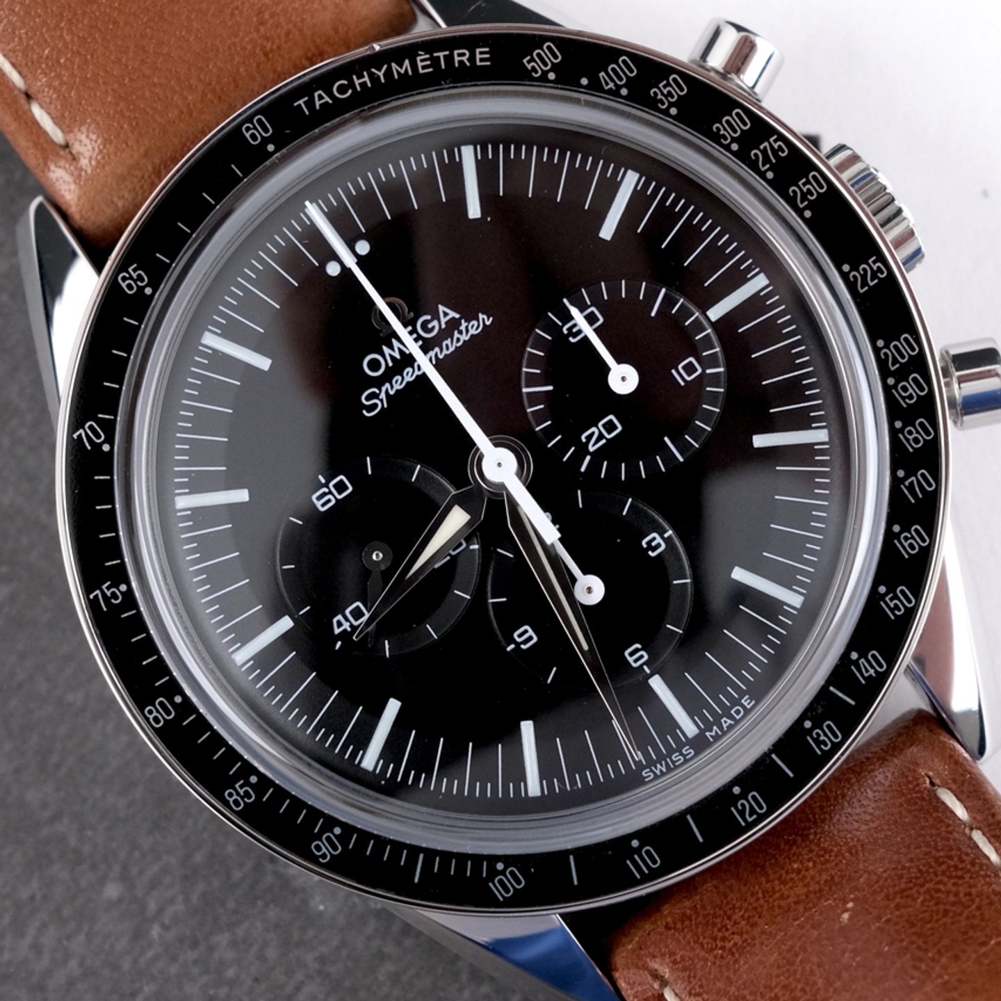 Omega Speedmaster Professional Moonwatch 311.32.40.30.01.001 (2020) - Black dial 40 mm Steel case (1/8)