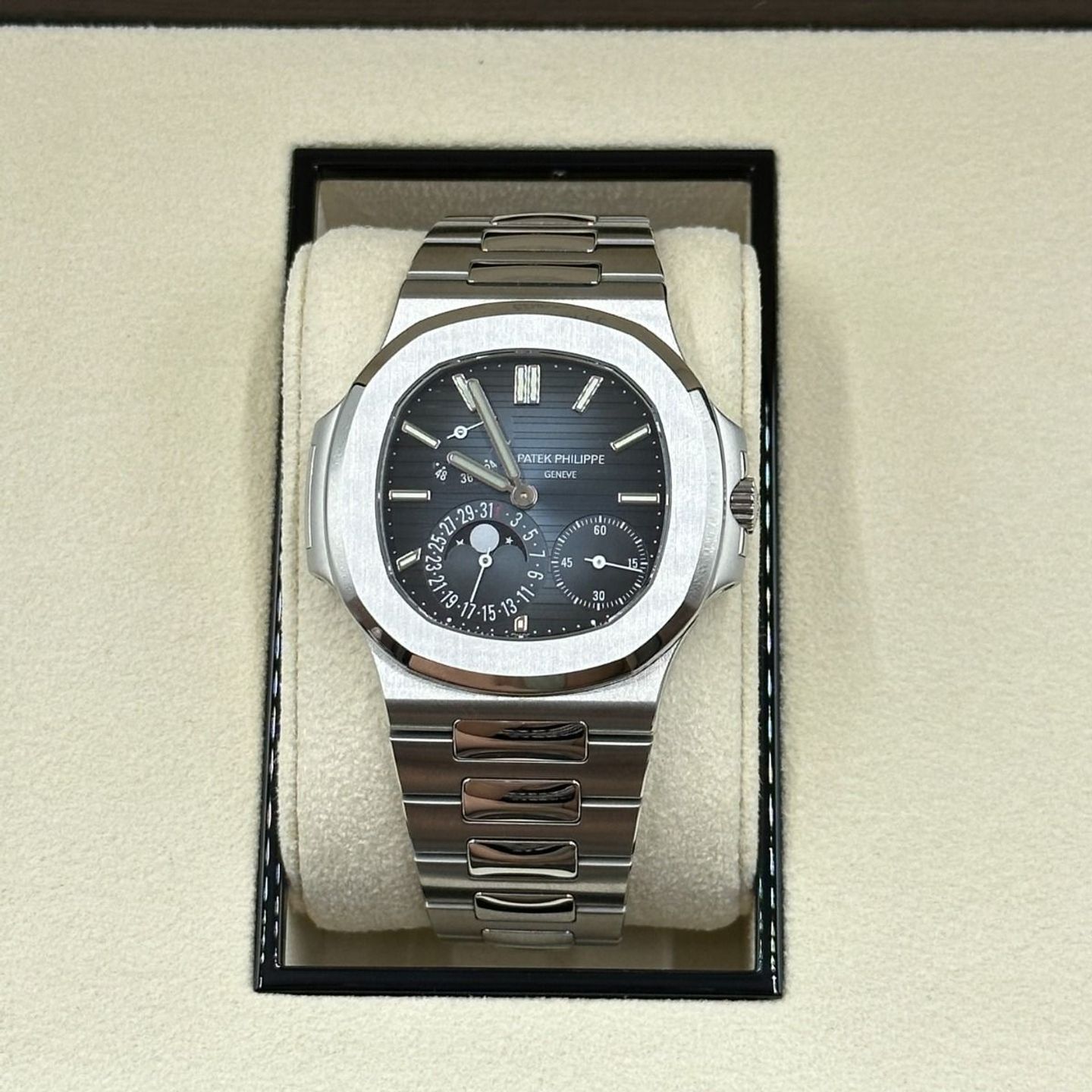 Patek Philippe Nautilus 5712/1A-001 (Onbekend (willekeurig serienummer)) - Blauw wijzerplaat 40mm Staal (5/8)