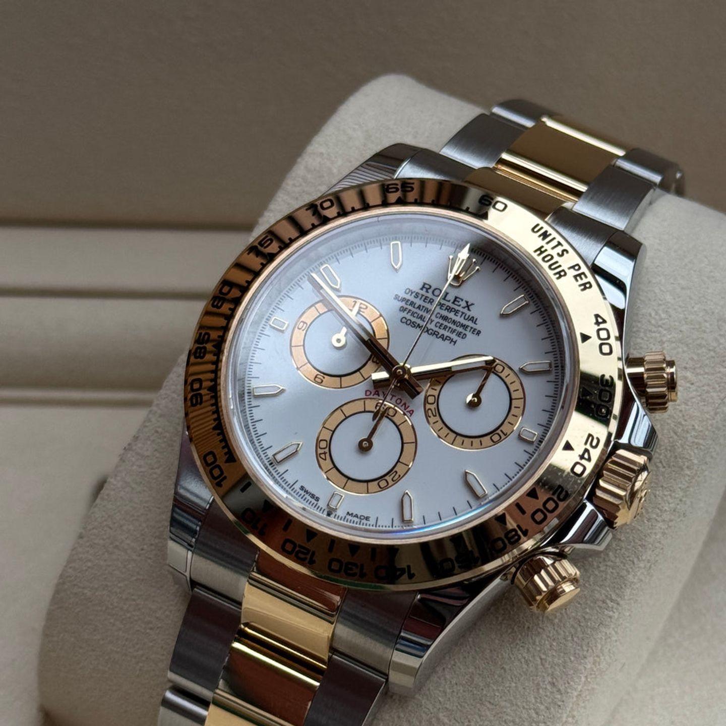 Rolex Daytona 126503 (2025) - White dial 40 mm Gold/Steel case (4/7)