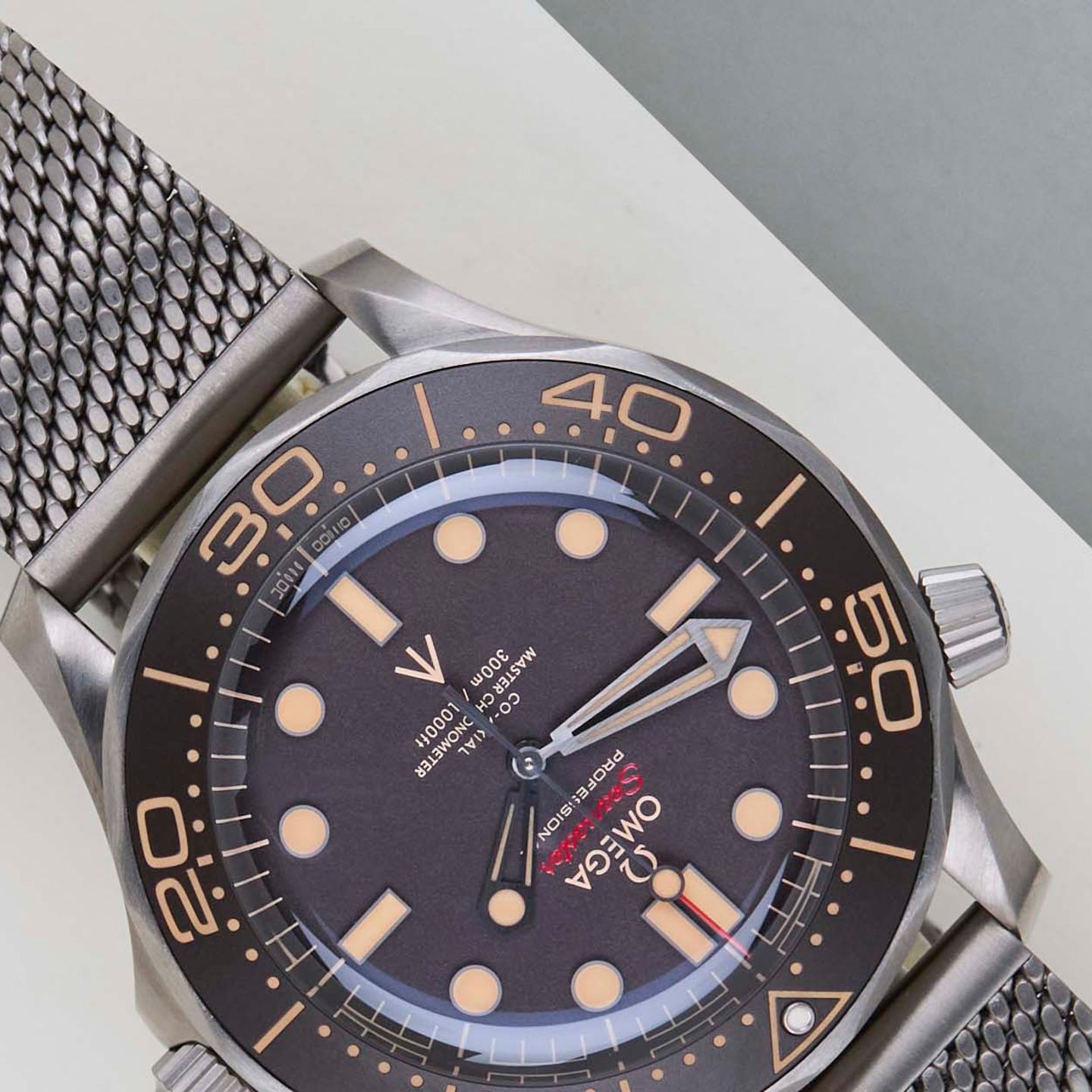 Omega Seamaster Diver 300 M 210.90.42.20.01.001 (2021) - Brown dial 42 mm Titanium case (4/8)