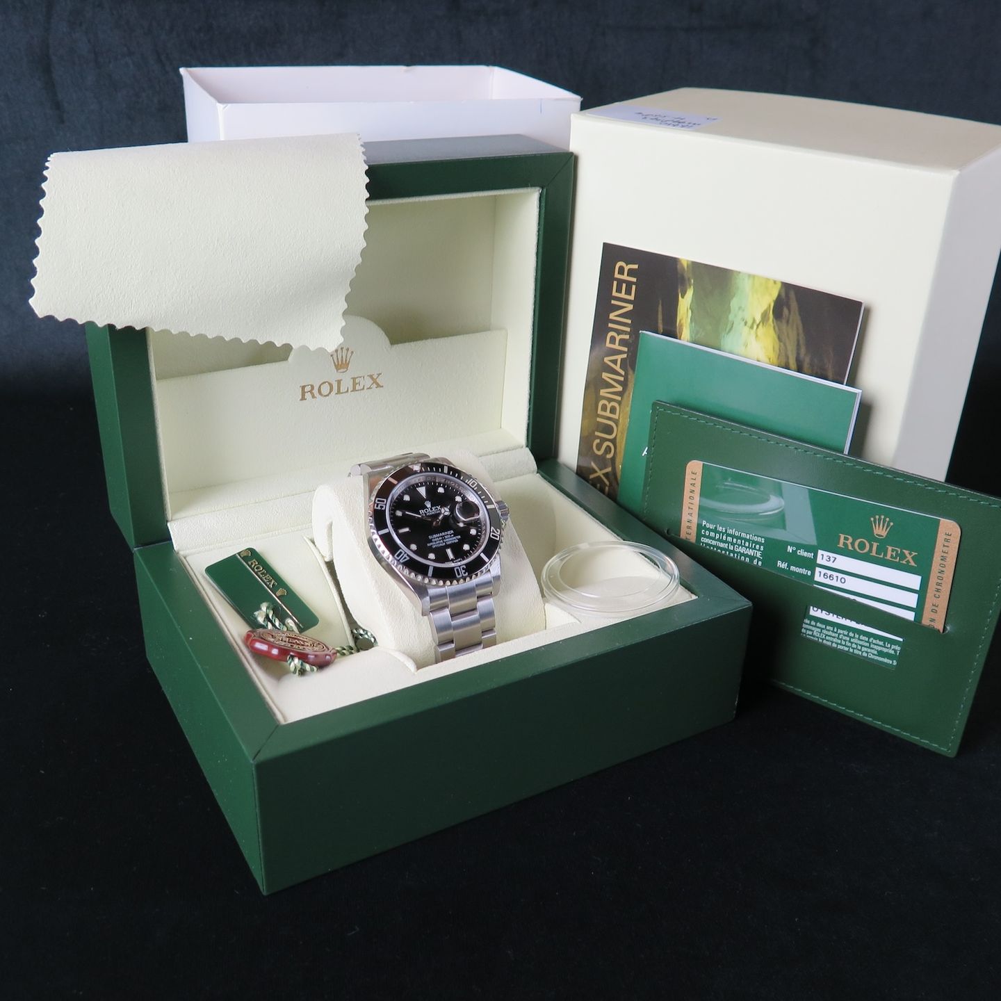 Rolex Submariner Date 16610 (2007) - Black dial 40 mm Steel case (8/8)