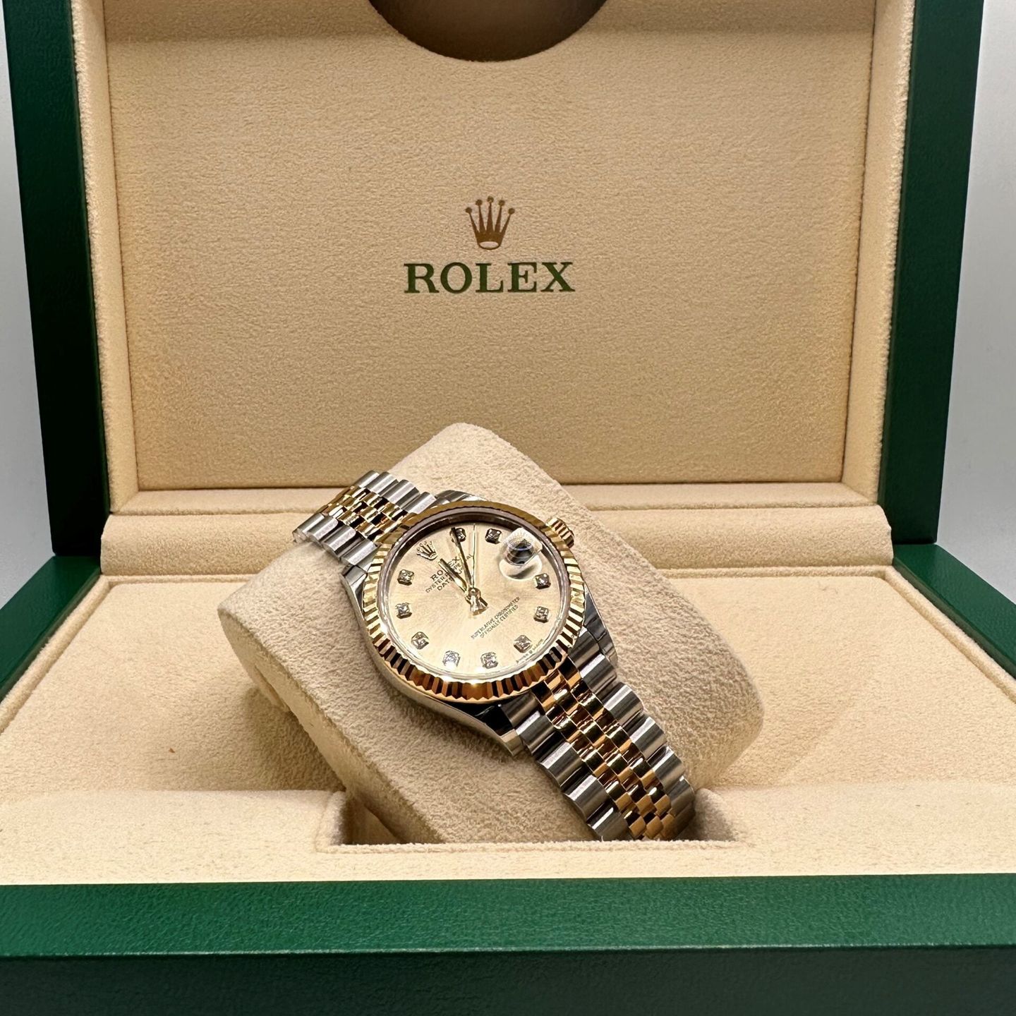 Rolex Datejust 31 278273 (2023) - Champagne dial 31 mm Steel case (4/5)