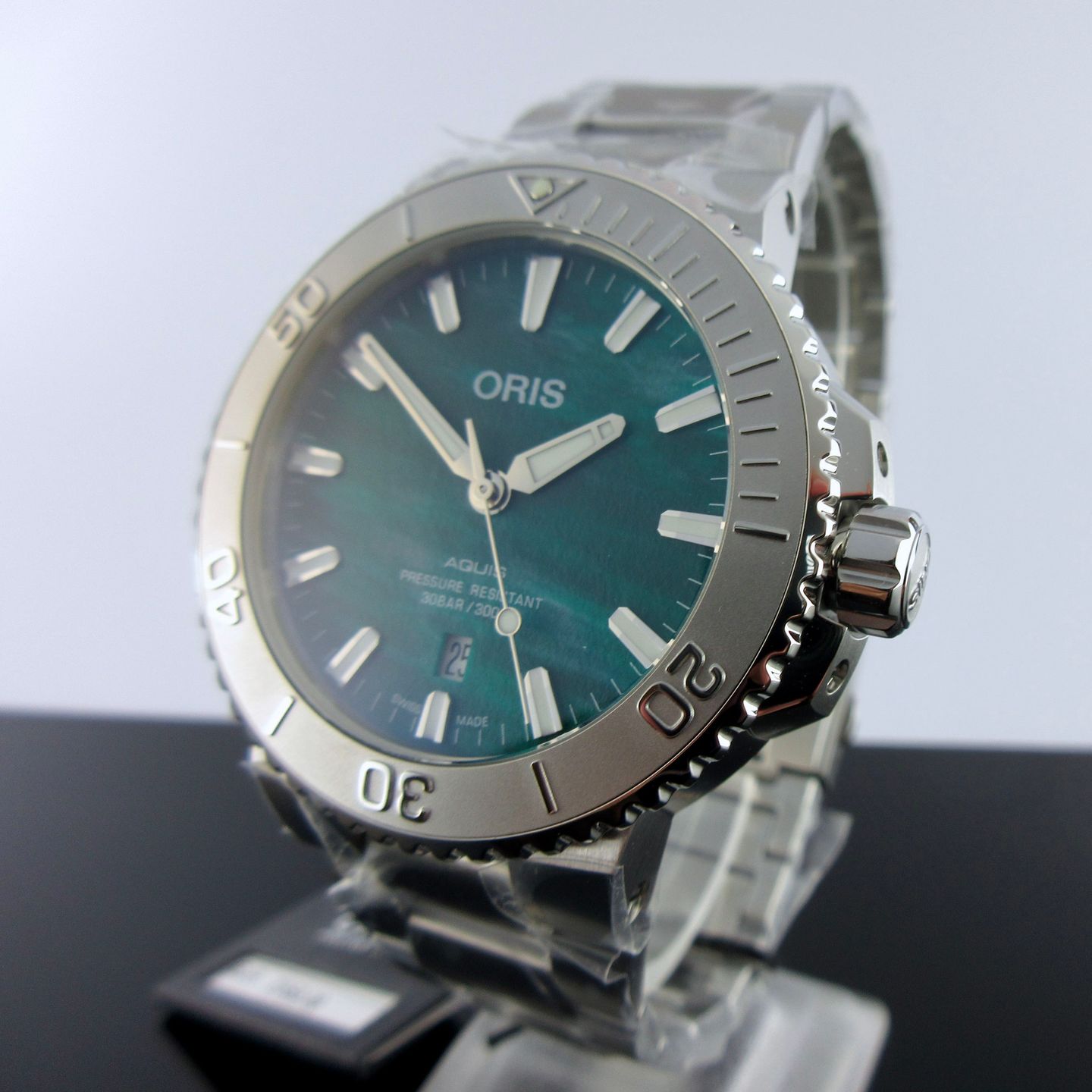 Oris Aquis Date 01 733 7730 4137-07 8 24 (2024) - Groen wijzerplaat 44mm Staal (2/8)