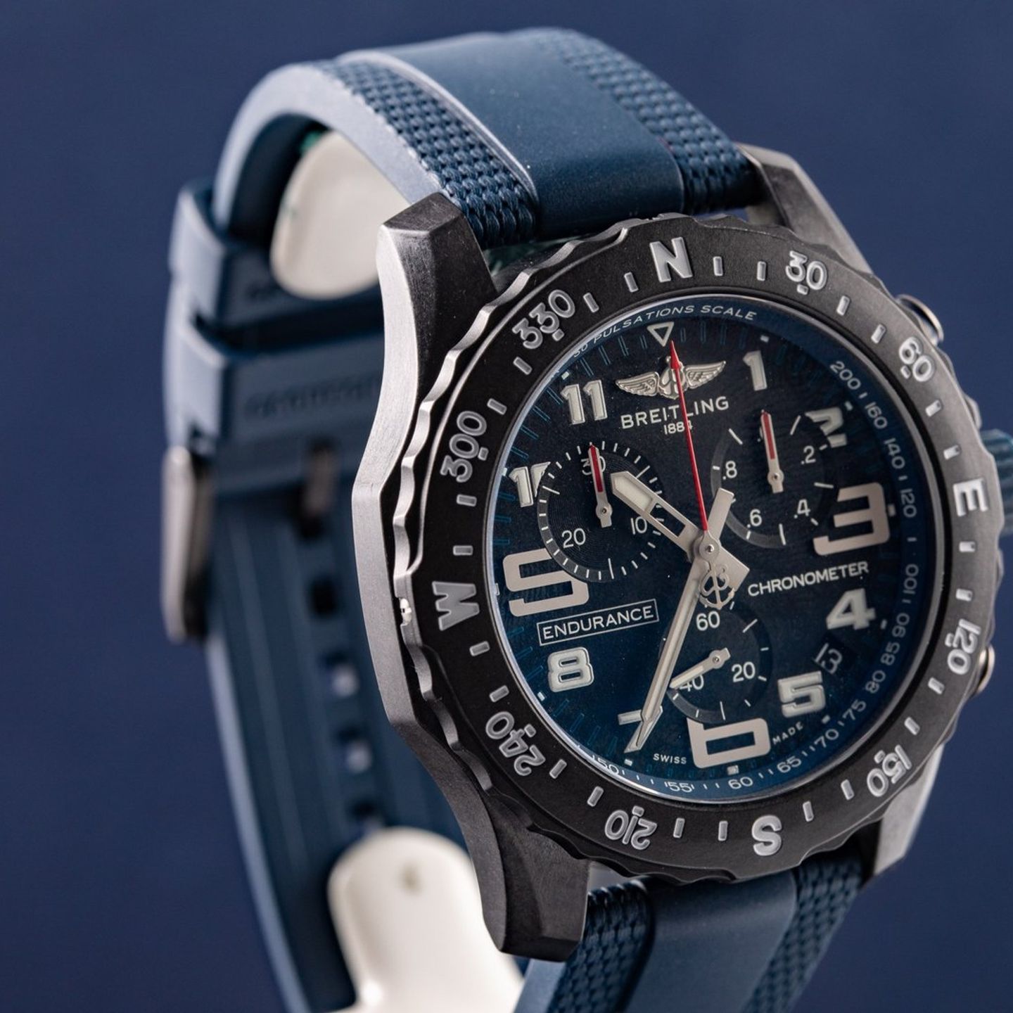 Breitling Endurance Pro X82310 (2026) - 44mm Plastic (2/8)
