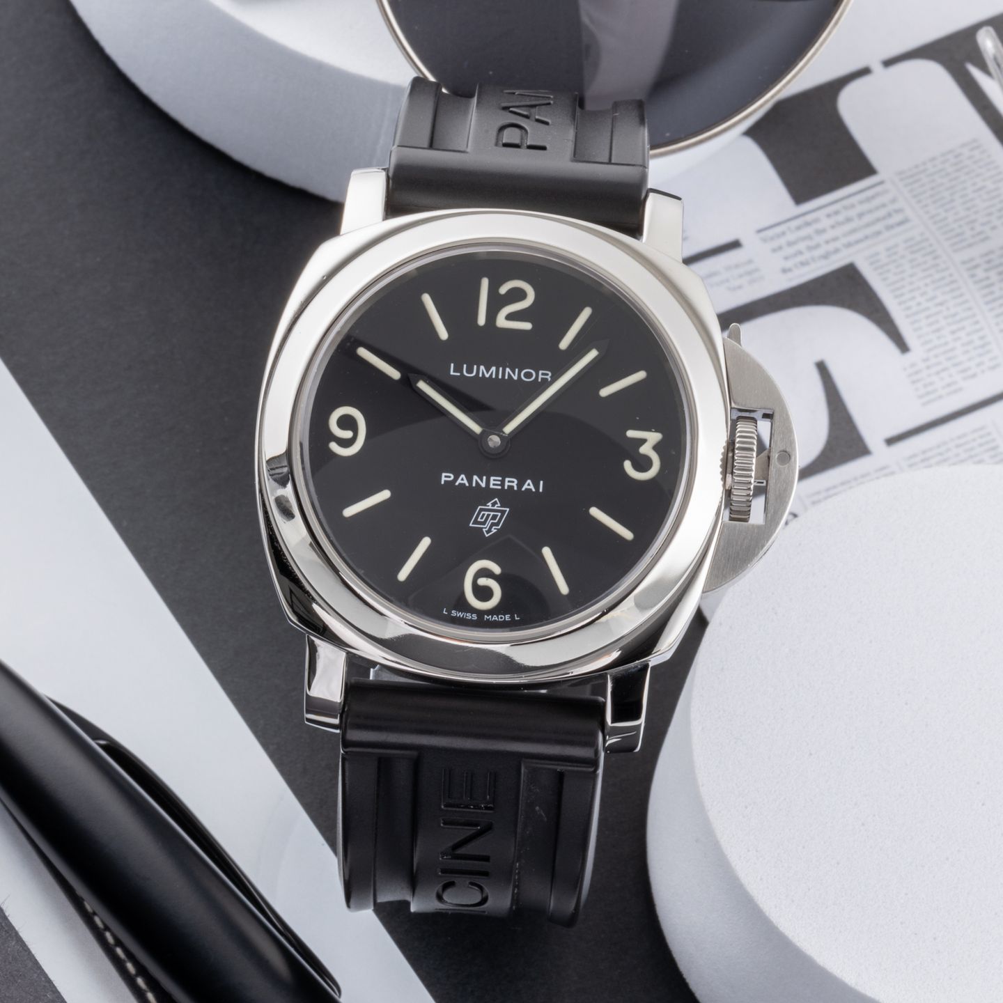 Panerai Luminor Base Logo PAM00000 (2009) - Zwart wijzerplaat 44mm Staal (1/8)