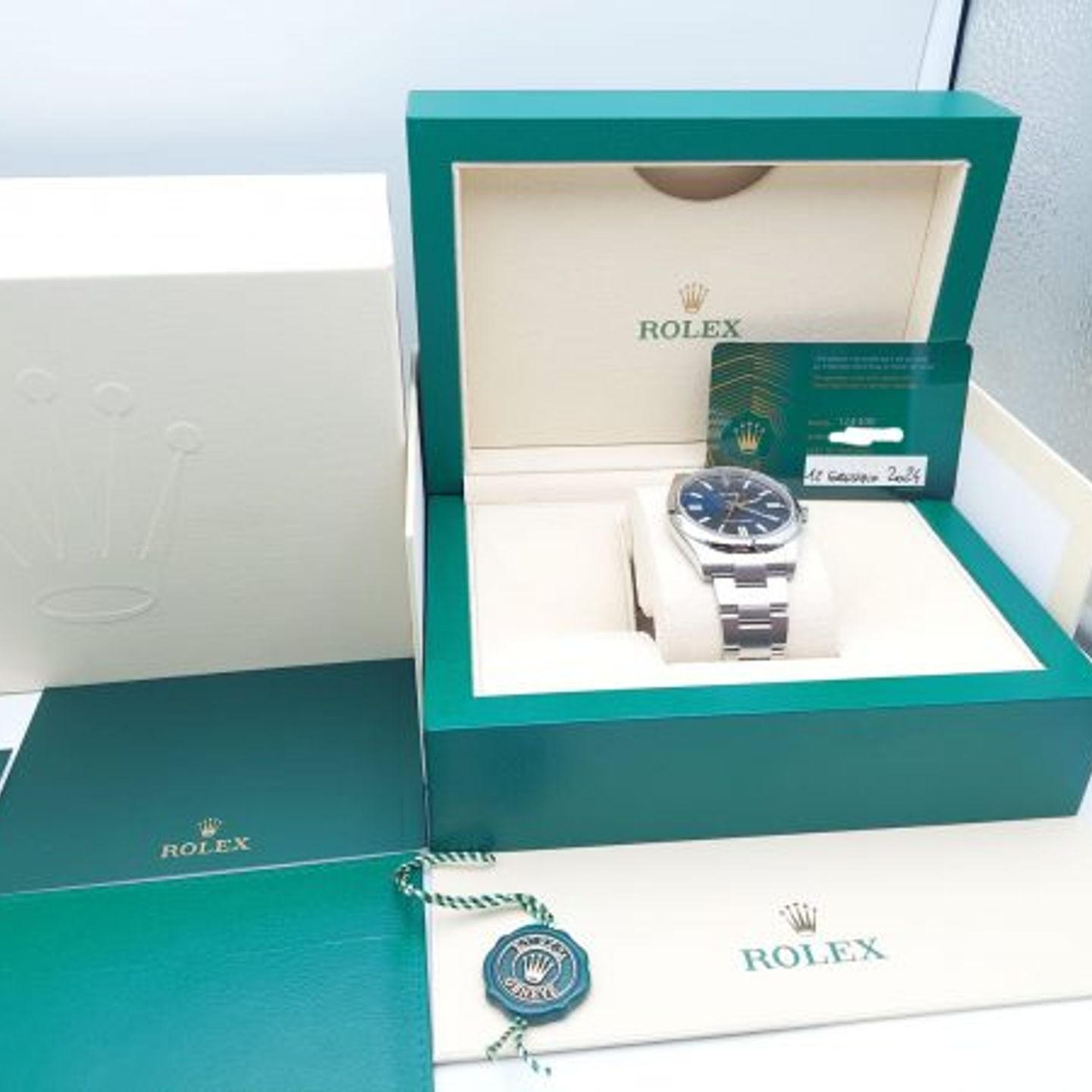Rolex Oyster Perpetual 41 124300 (2024) - Blauw wijzerplaat 41mm Staal (2/8)