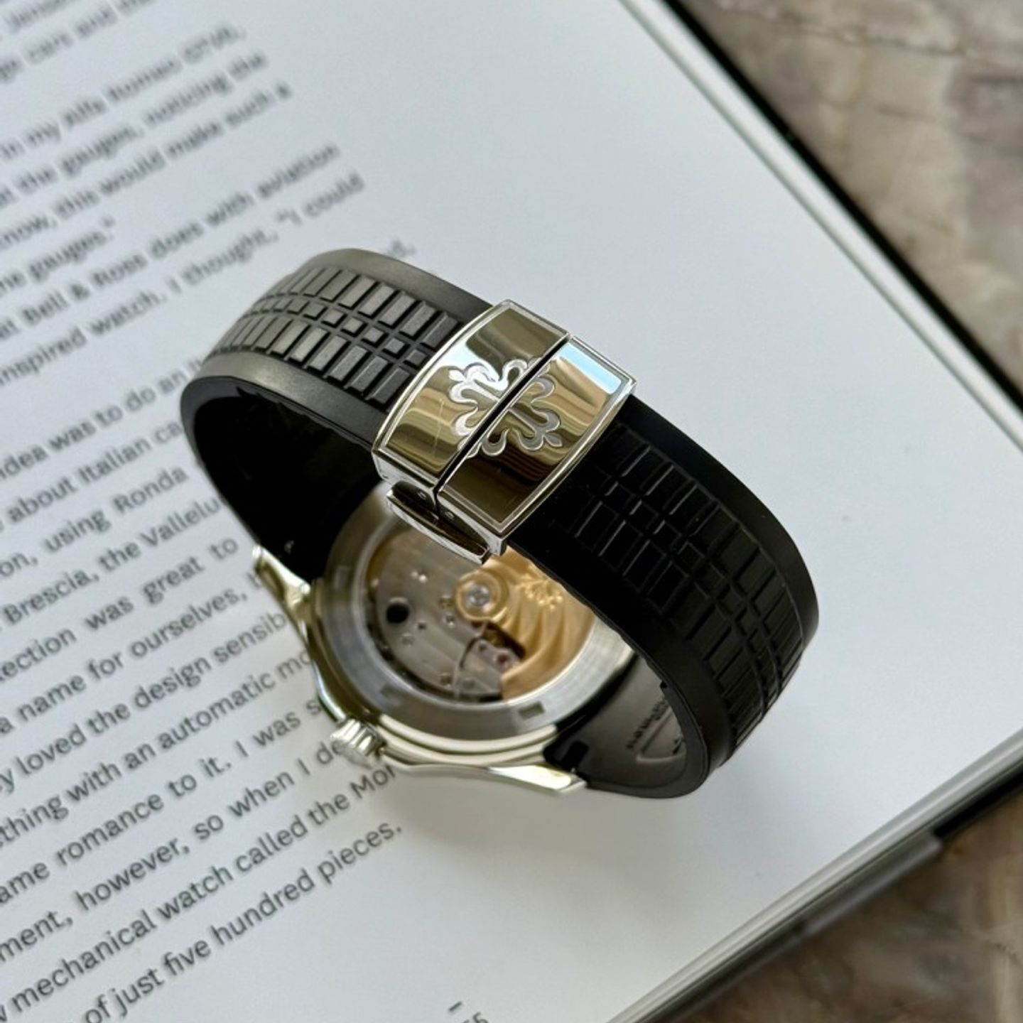 Patek Philippe Aquanaut 5165 (2008) - Black dial 39 mm Steel case (11/16)