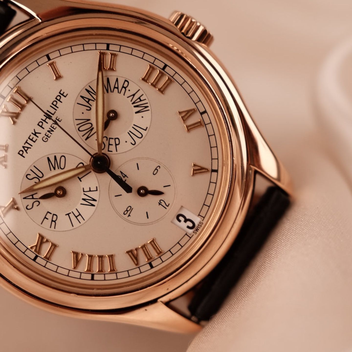 Patek Philippe Annual Calendar 5035R (1997) - Wit wijzerplaat 37mm Roodgoud (5/8)