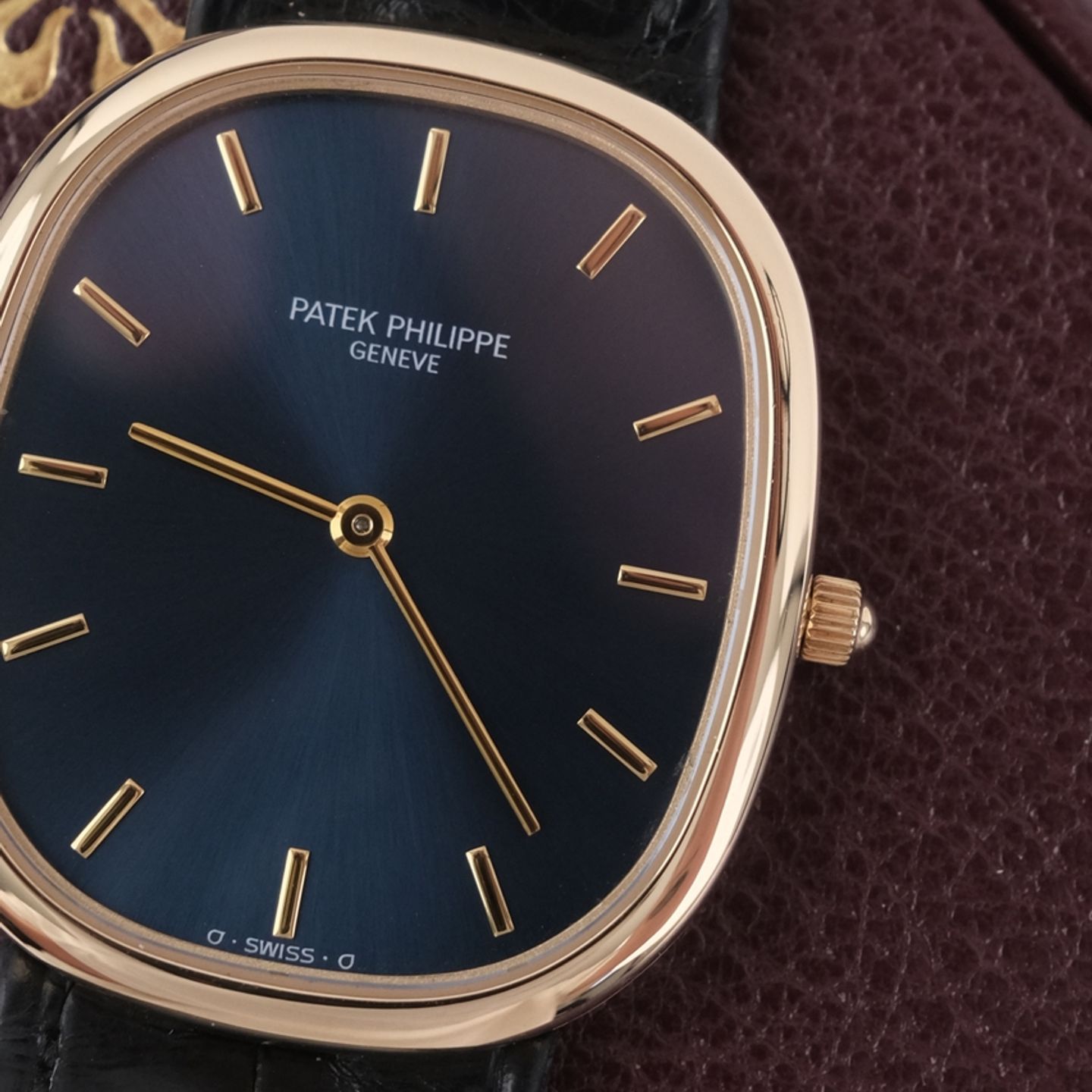 Patek Philippe Golden Ellipse 3738 (Unknown (random serial)) - 31 mm (4/8)