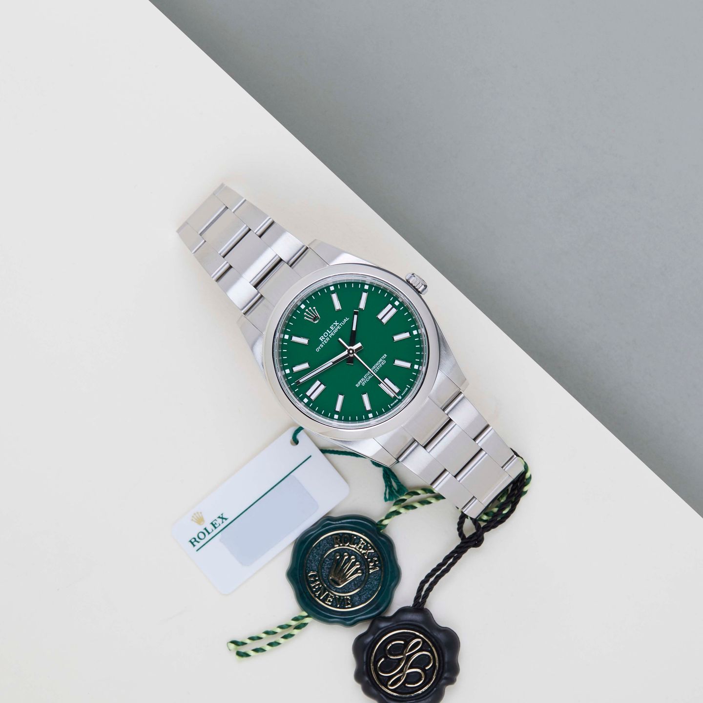 Rolex Oyster Perpetual 41 124300 - (2/8)