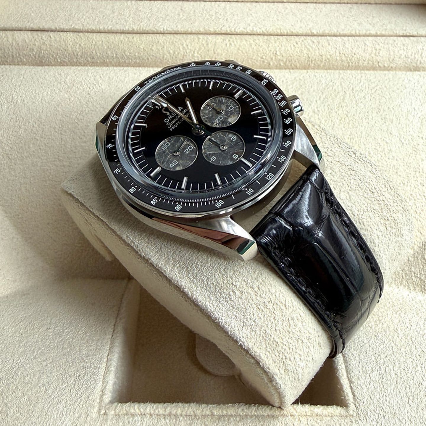 Omega Speedmaster Professional Moonwatch 311.93.42.30.99.001 - (4/7)
