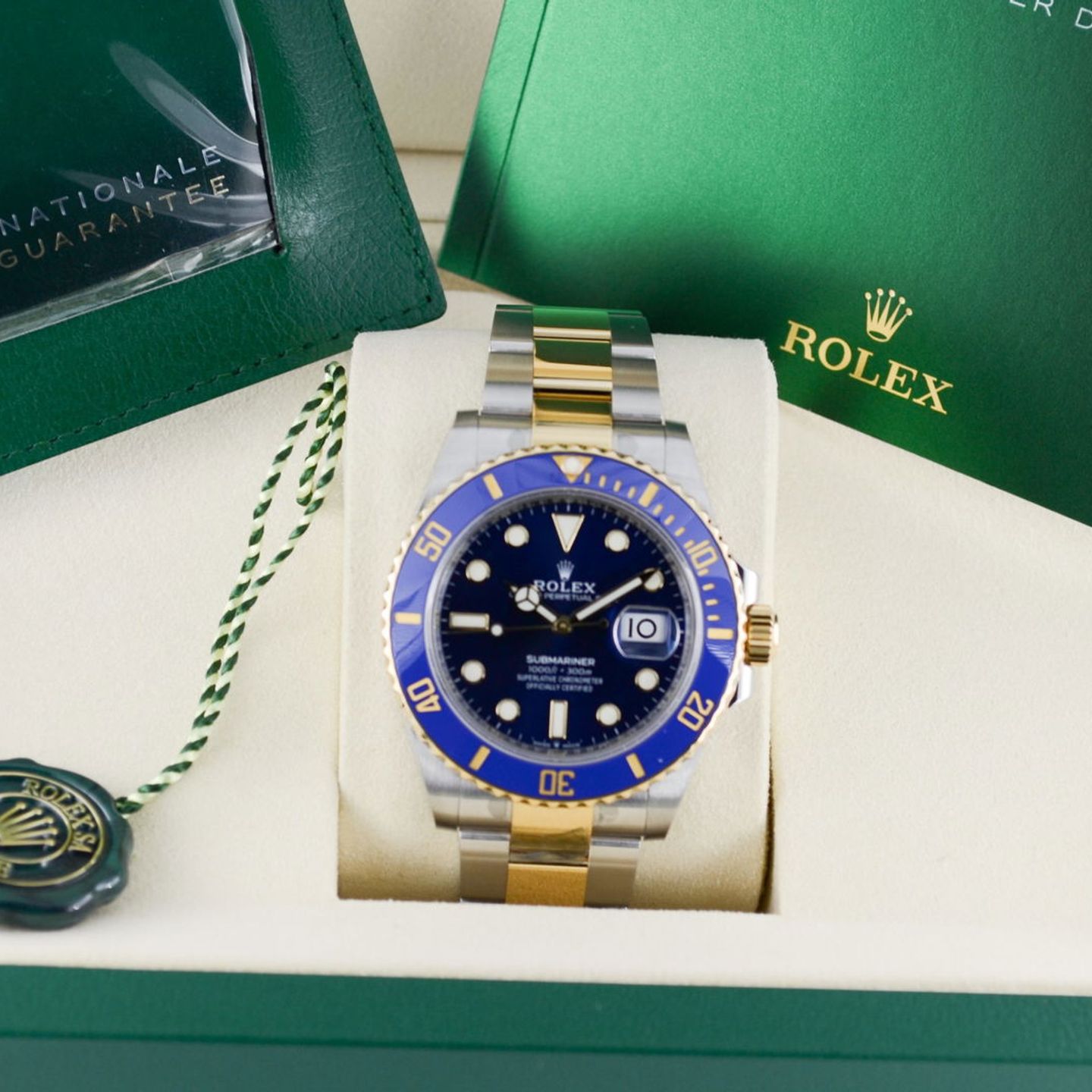 Rolex Submariner Date 126613LB (2025) - Black dial 41 mm Gold/Steel case (7/7)