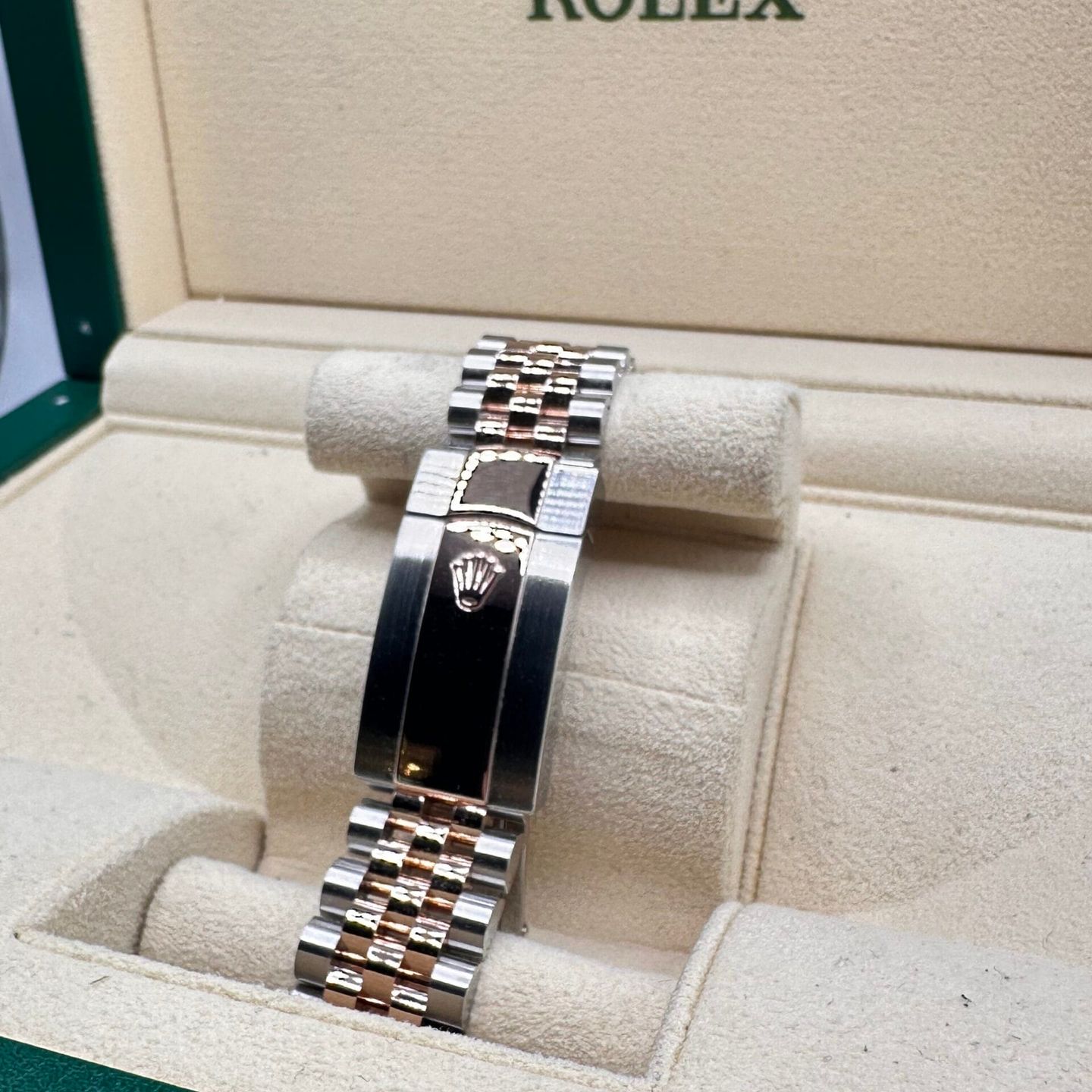 Rolex Datejust 36 126231 (Unknown (random serial)) - Grey dial 36 mm Gold/Steel case (4/4)