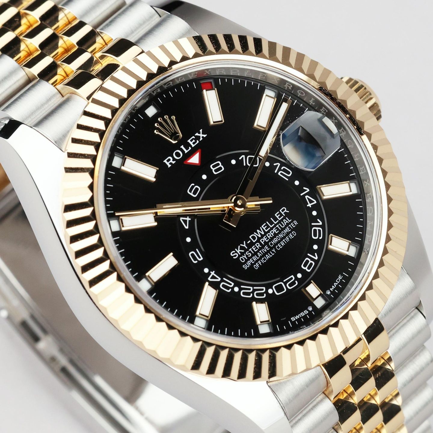 Rolex Sky-Dweller 336933 (2024) - 42 mm Gold/Steel case (3/8)