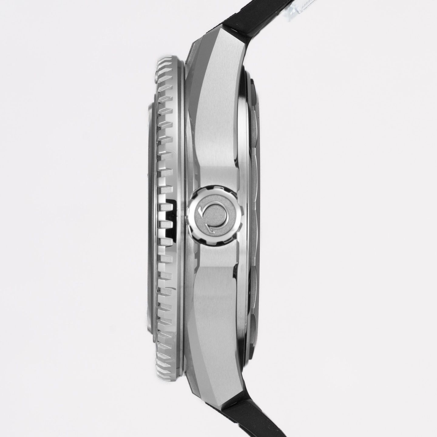 Omega Seamaster Planet Ocean 217.32.42.21.01.002 (2025) - Black dial 42 mm Titanium case (4/6)