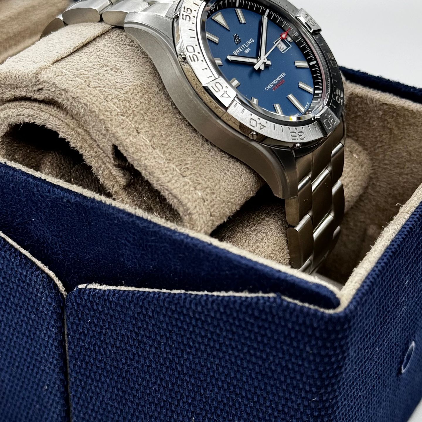 Breitling Avenger A17328101C1A1 (2024) - Blauw wijzerplaat 42mm Staal (4/6)