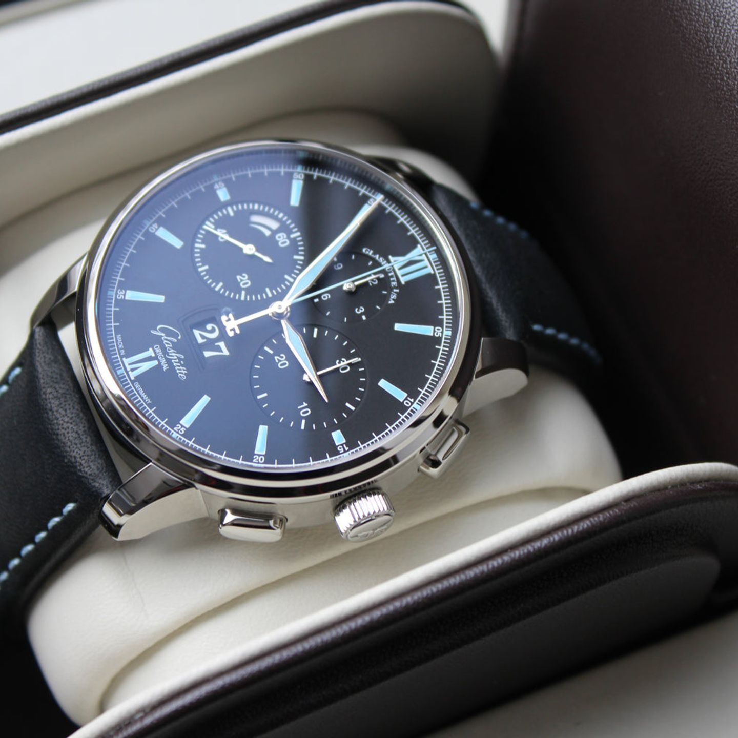 Glashütte Original Senator Chronograph Panorama Date 1-37-01-03-02-35 (2024) - Black dial 41 mm Steel case (2/4)