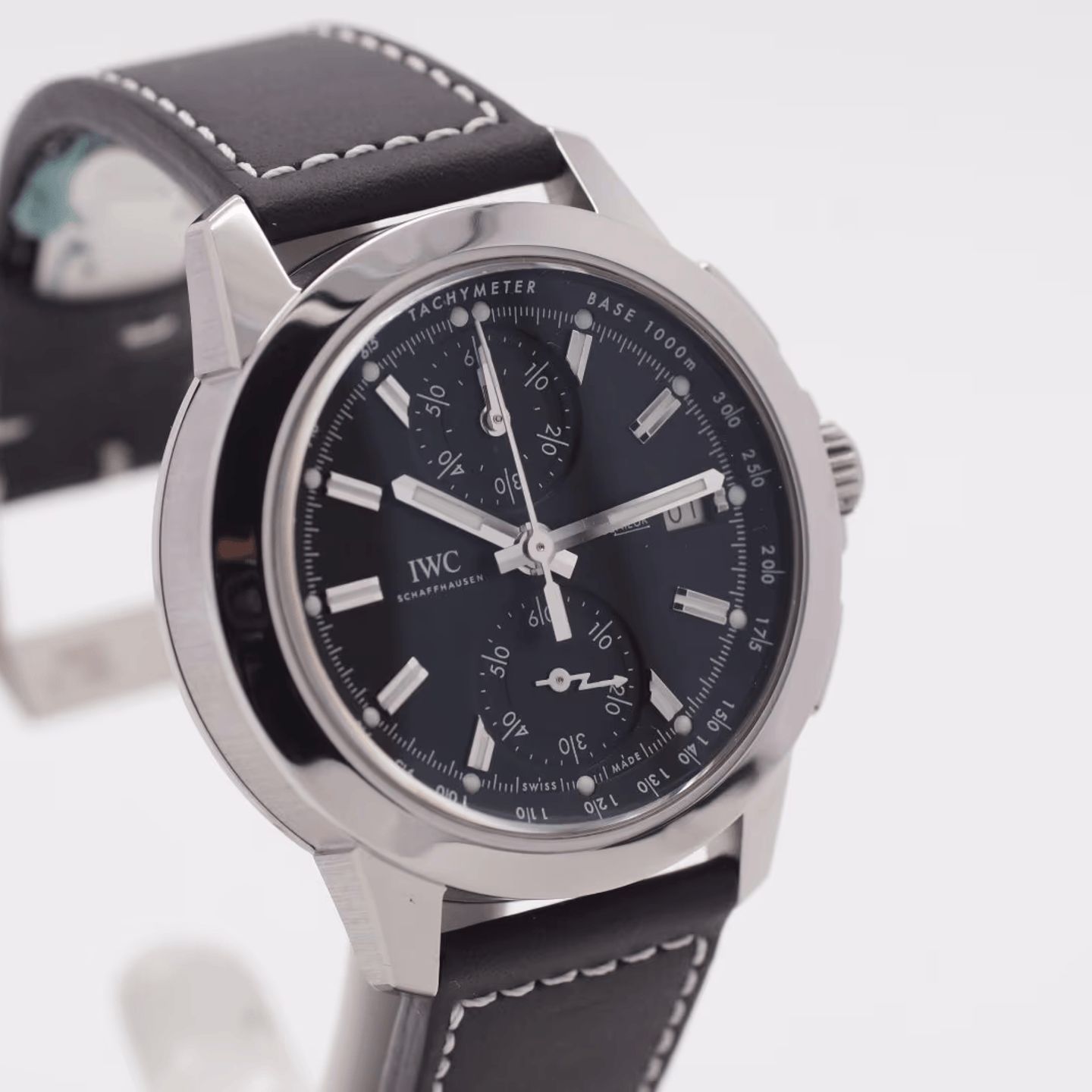 IWC Ingenieur Chronograph IW380901 (2017) - Black dial 44 mm Titanium case (4/8)