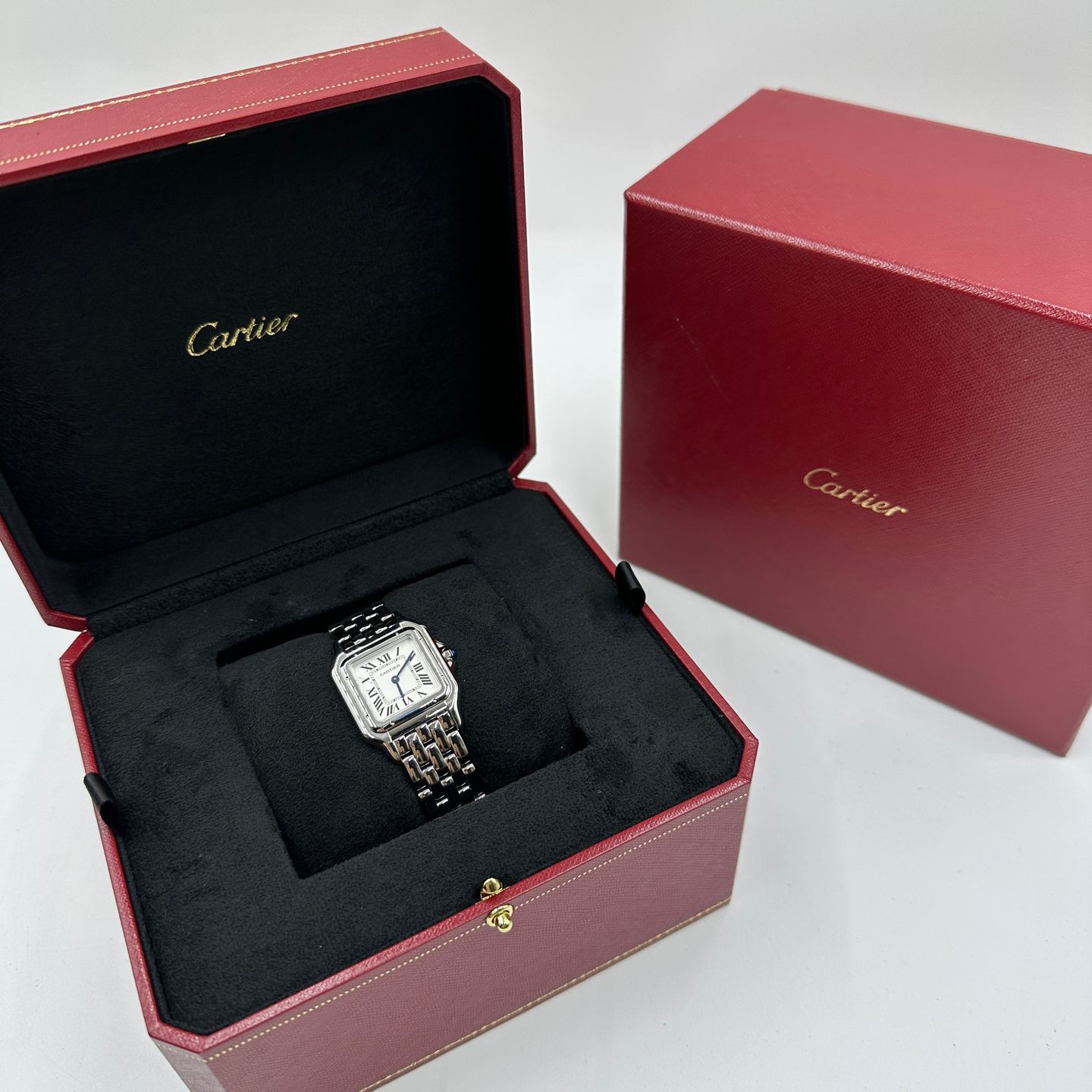 Cartier Panthère WSPN0007 (2024) - Silver dial 37 mm Steel case (2/8)