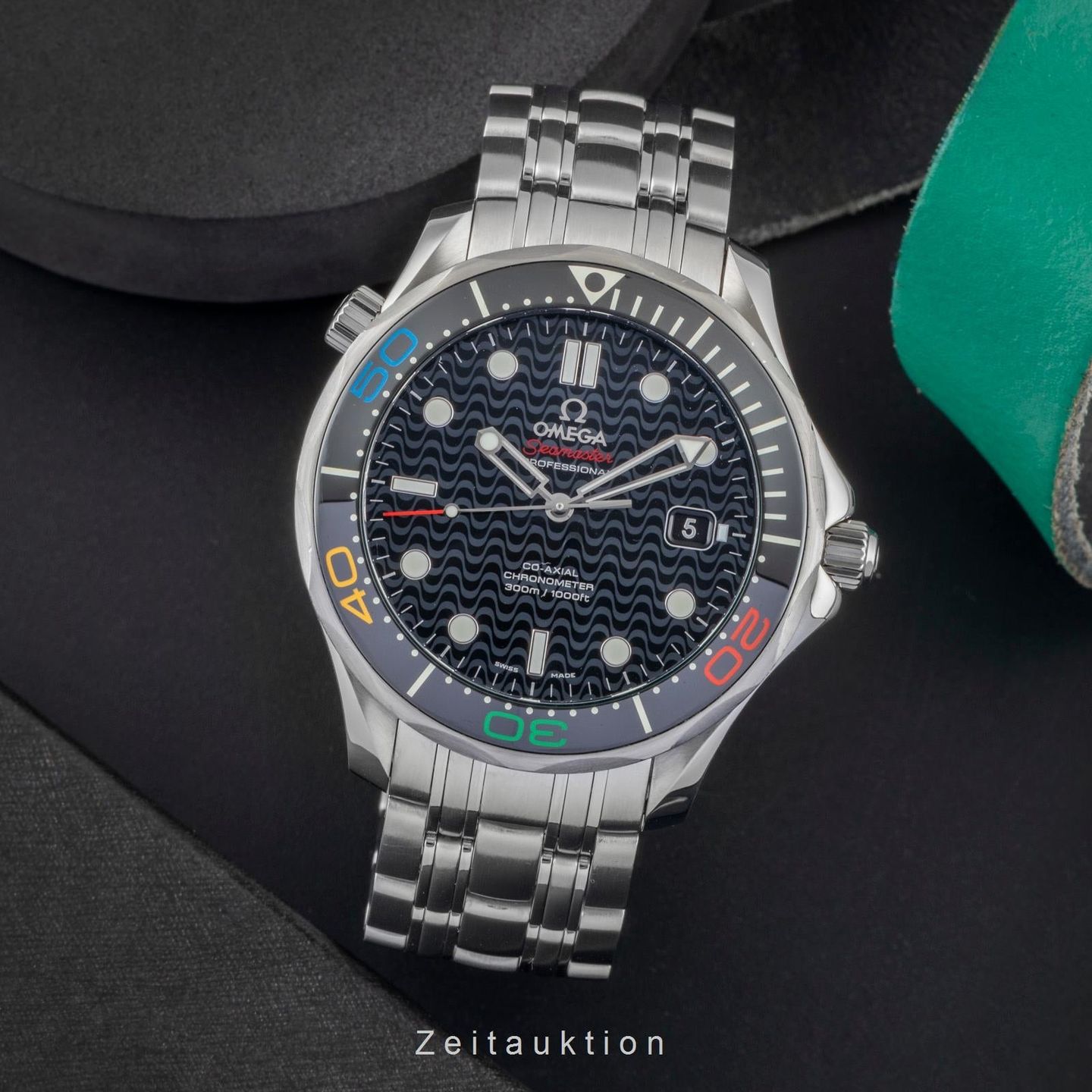 Omega Seamaster Diver 300 M 522.30.41.20.01.001 (Unknown (random serial)) - Black dial 41 mm Steel case (3/8)