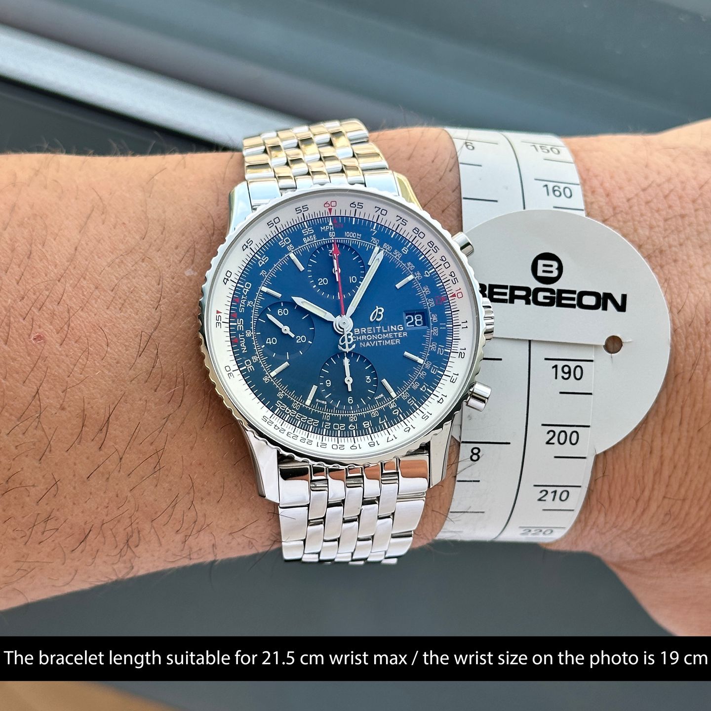Breitling Navitimer A13324 (2020) - Black dial 41 mm Steel case (2/8)