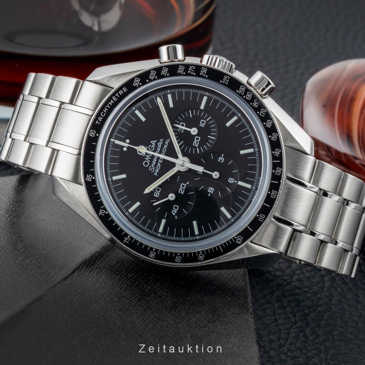 Omega Speedmaster Professional Moonwatch 3573.50.00 (2004) - Zwart wijzerplaat 42mm Staal (2/8)