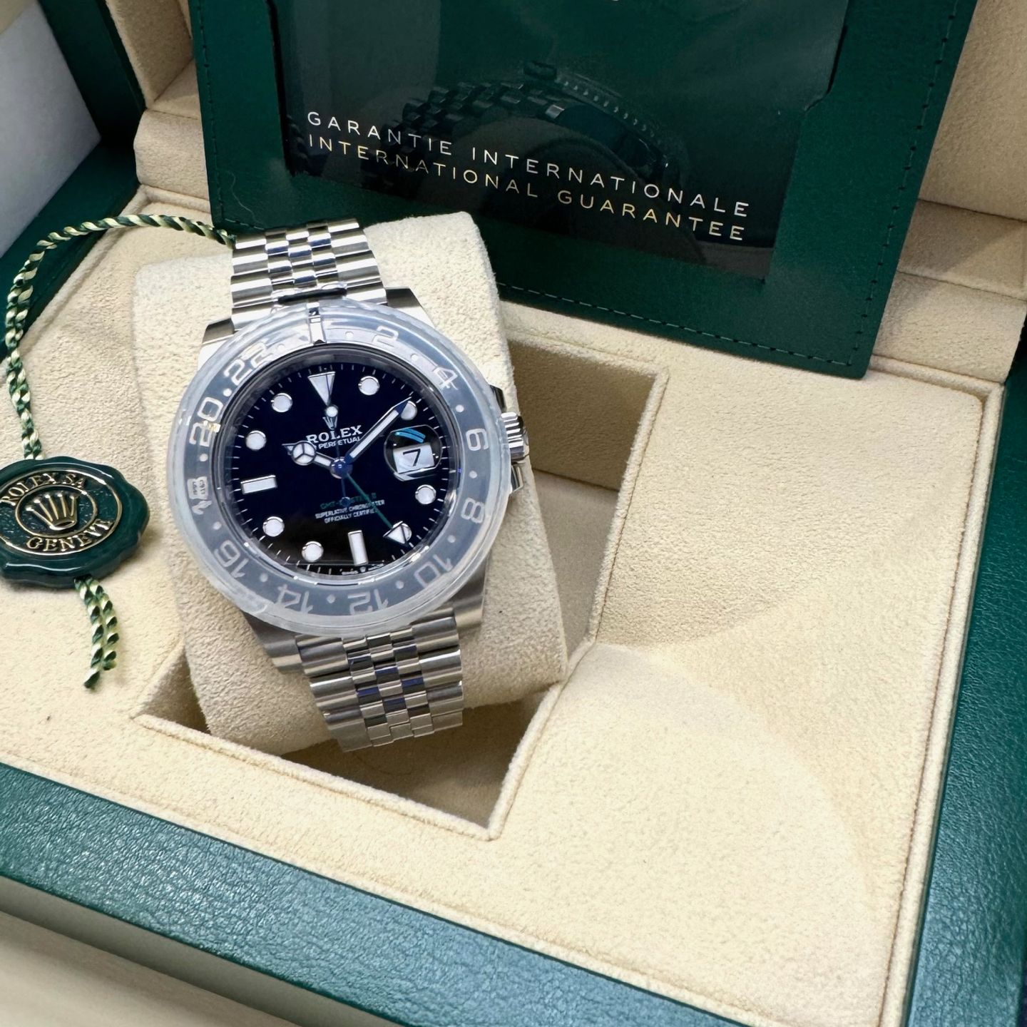 Rolex GMT-Master II 126710GRNR - (2/6)