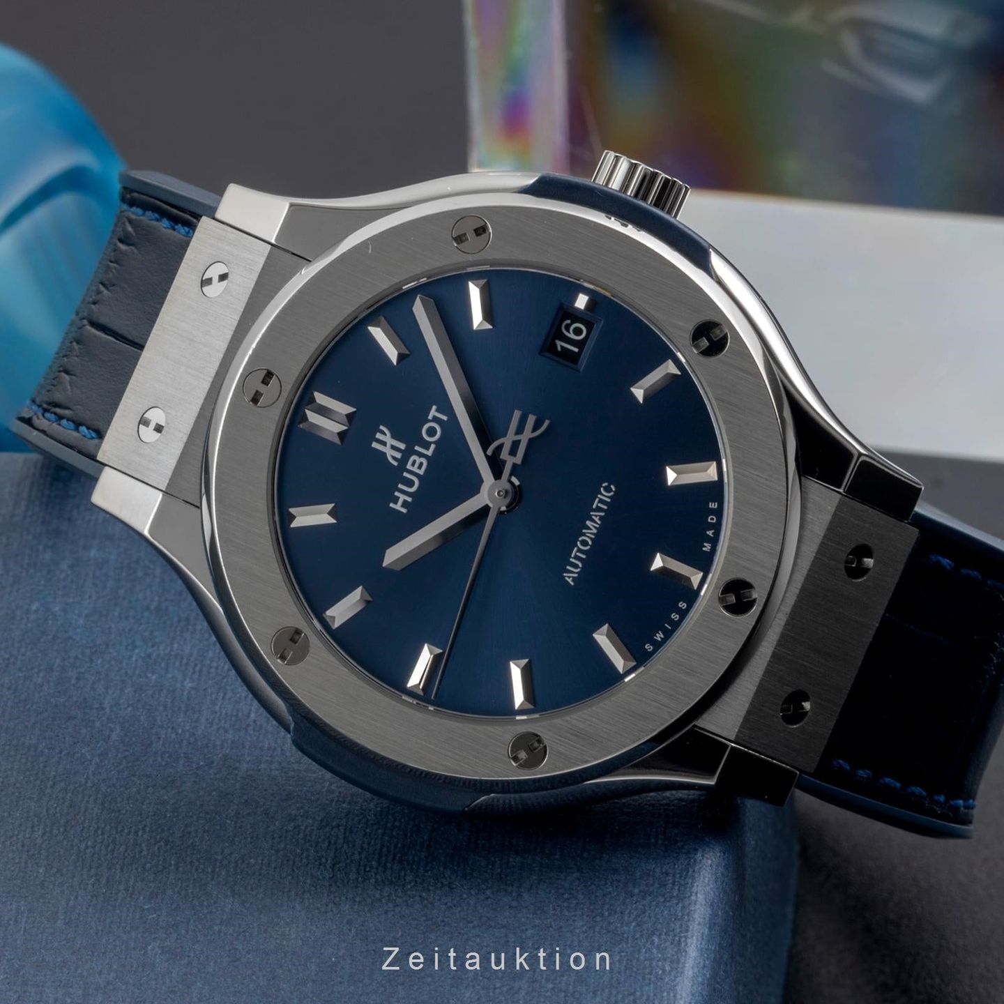 Hublot Classic Fusion Blue 565.NX.7170.LR (2022) - 38mm Titanium (2/8)
