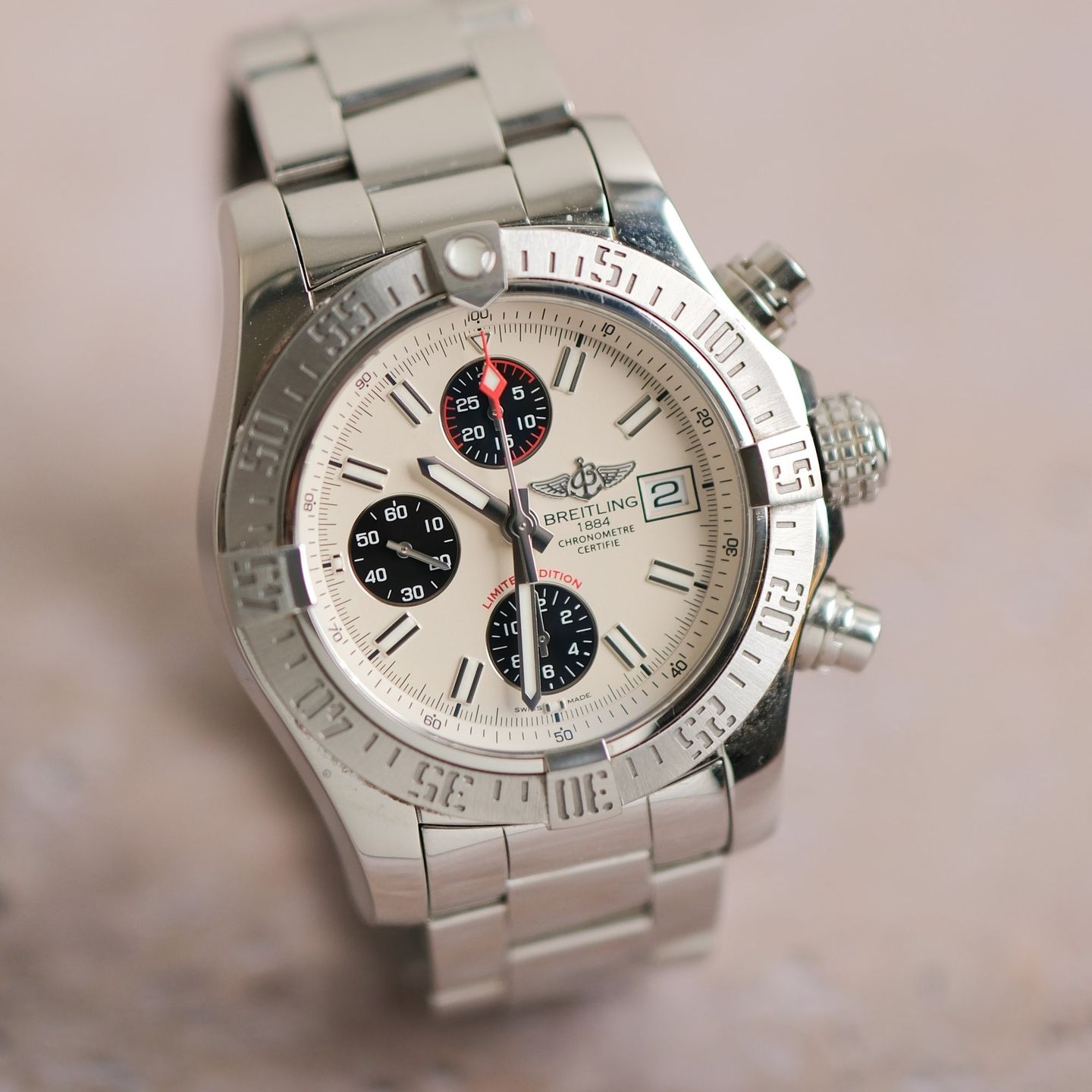 Breitling Avenger II A133813K/A760 (2016) - White dial 43 mm Steel case (3/7)