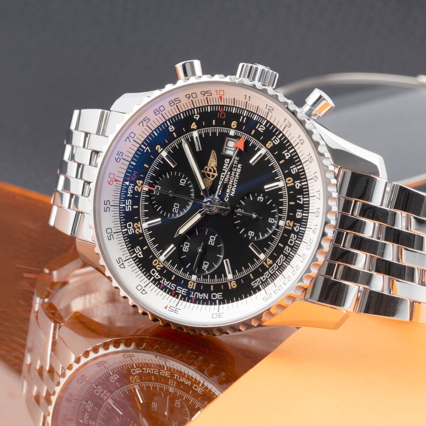Breitling Navitimer World A24322 (2005) - 46 mm Steel case (2/8)