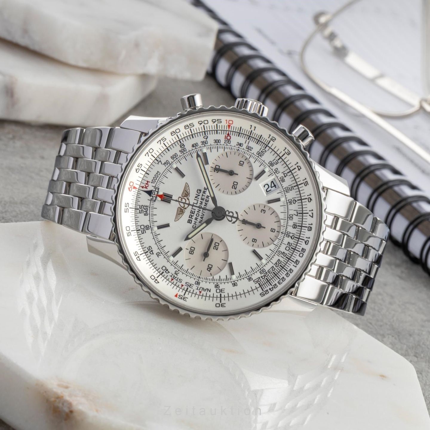 Breitling Navitimer A23322 - (2/8)