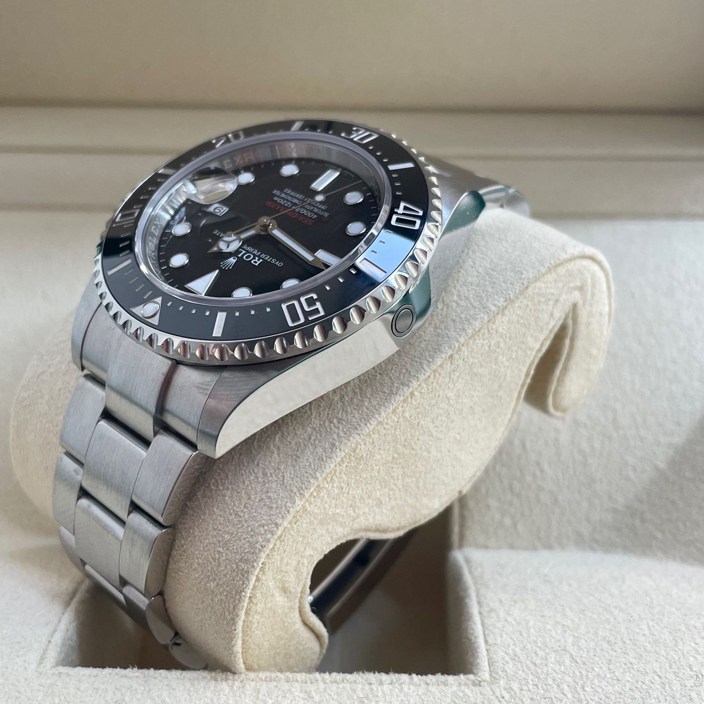 Rolex Sea-Dweller 126600 (2022) - Black dial 43 mm Steel case (4/6)