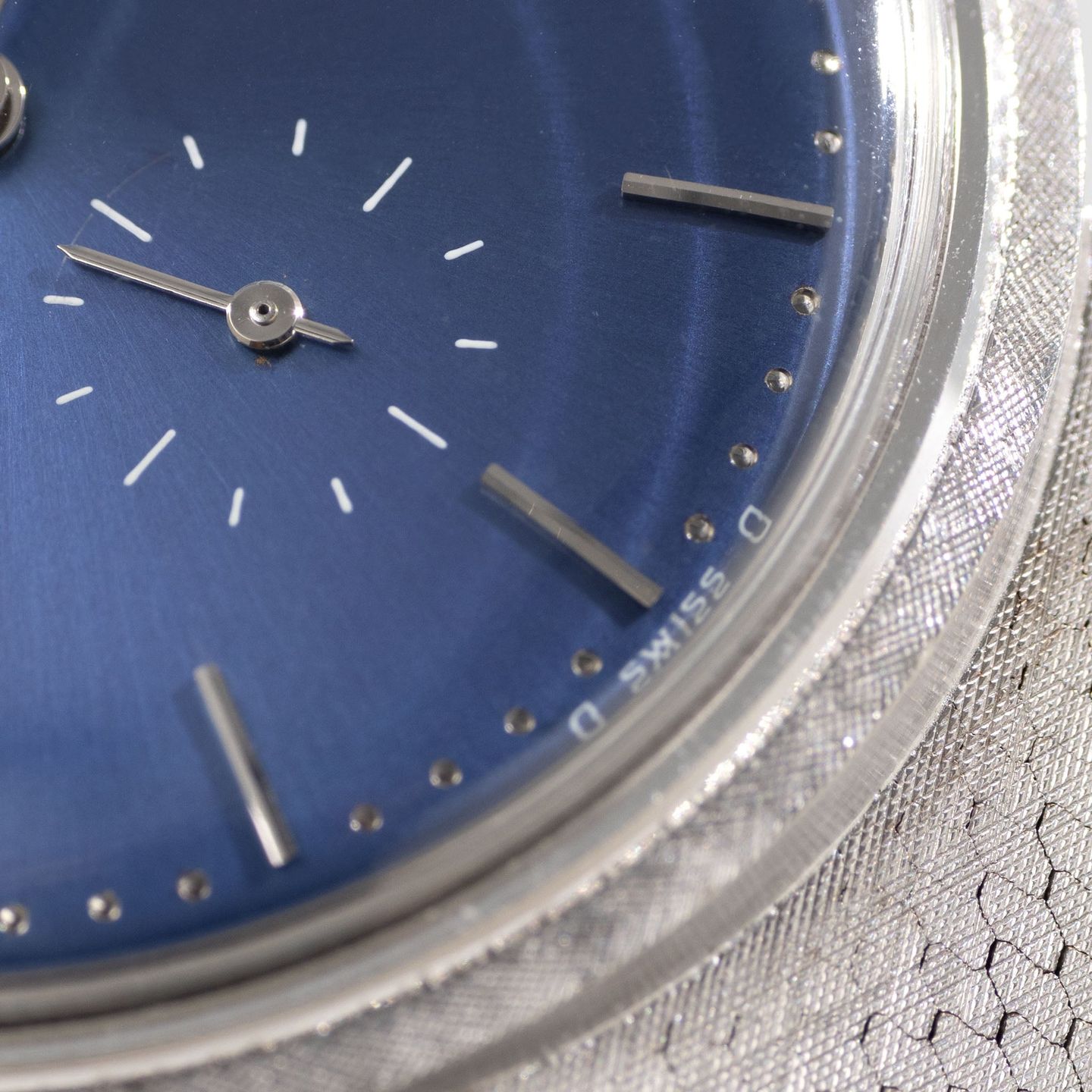 Patek Philippe Calatrava 3445/6 (1970) - Blue dial 35 mm White Gold case (7/8)