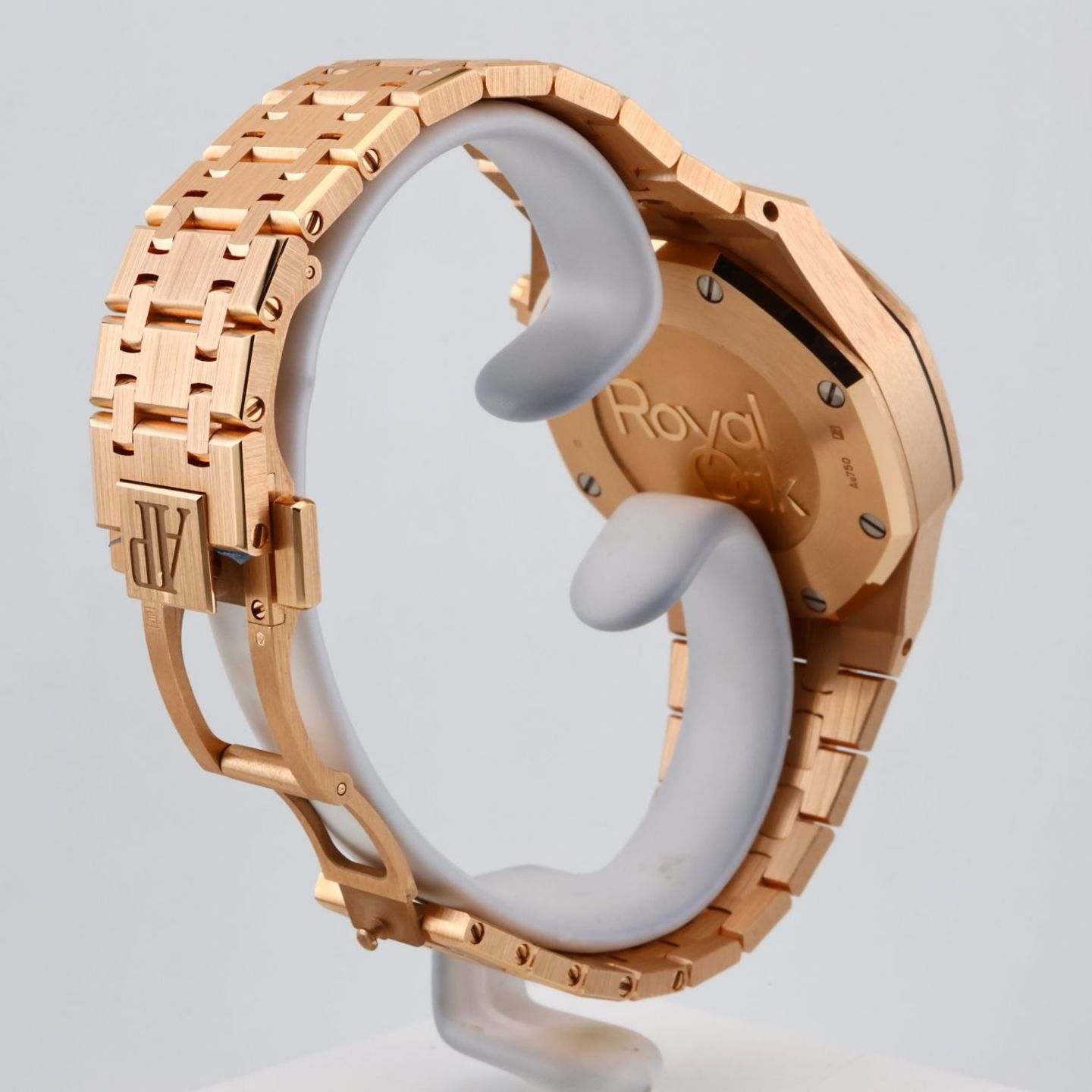 Audemars Piguet Royal Oak Chronograph 26715OR.OO.1356OR.01 (2025) - Blue dial 38 mm Rose Gold case (7/8)