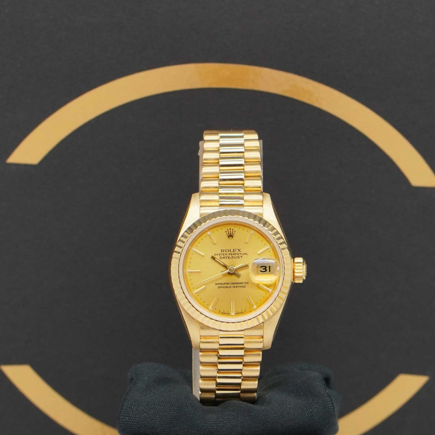 Rolex Lady-Datejust 69178 (1988) - Gold dial 26 mm Yellow Gold case (1/7)
