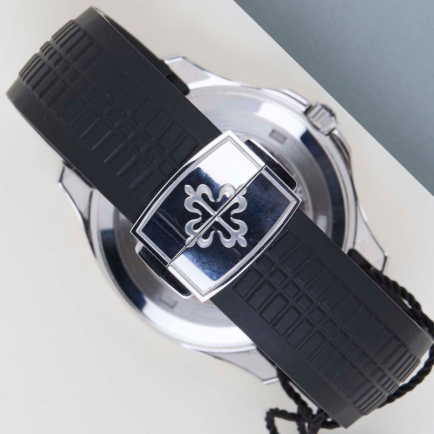 Patek Philippe Aquanaut 5167/1A-001 (2022) - Black dial 40 mm Steel case (6/8)