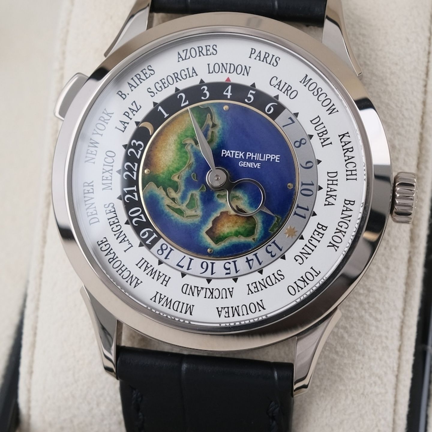 Patek Philippe World Time 5231G-001 - (3/8)