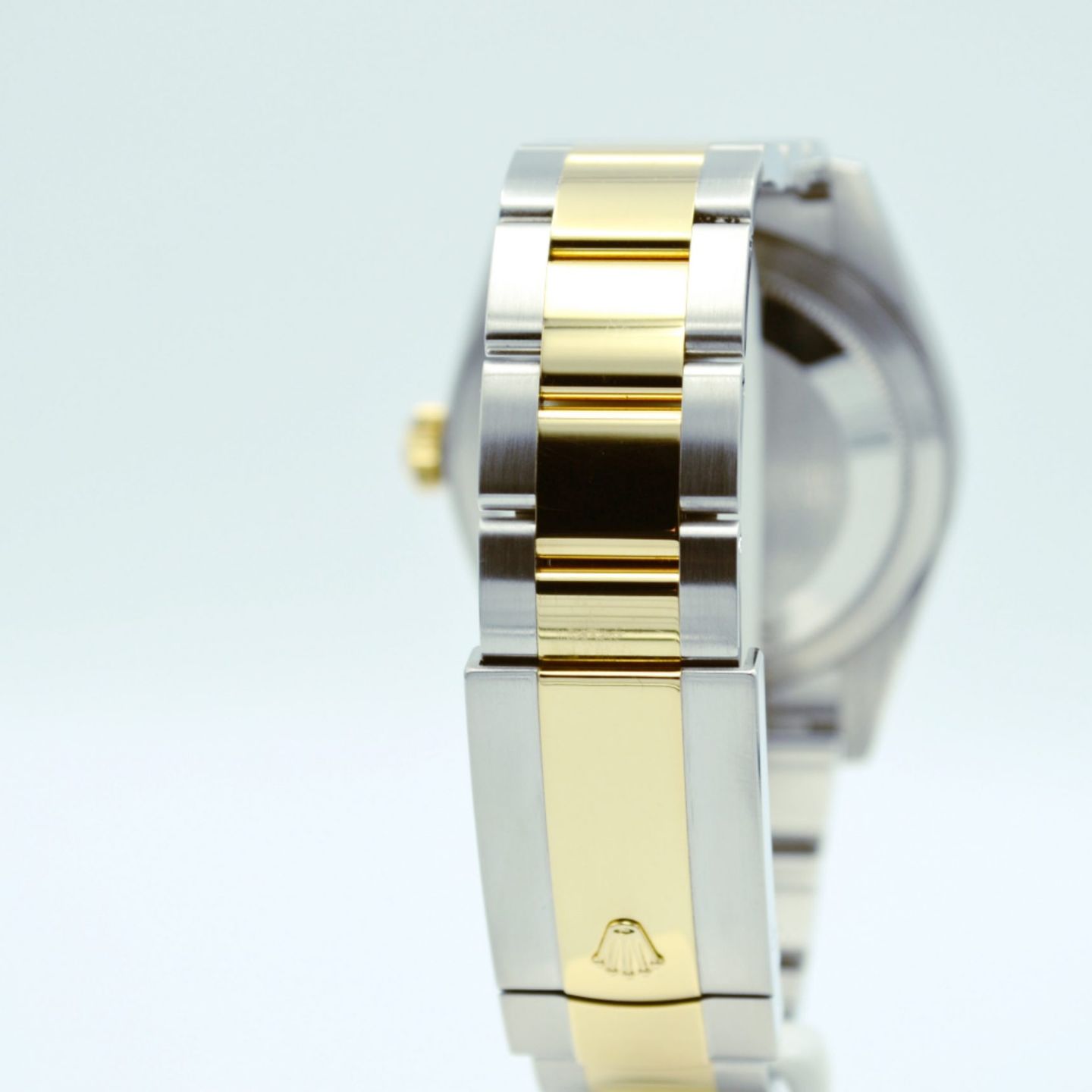 Rolex Sky-Dweller 326933 (2020) - Champagne dial 42 mm Gold/Steel case (3/6)
