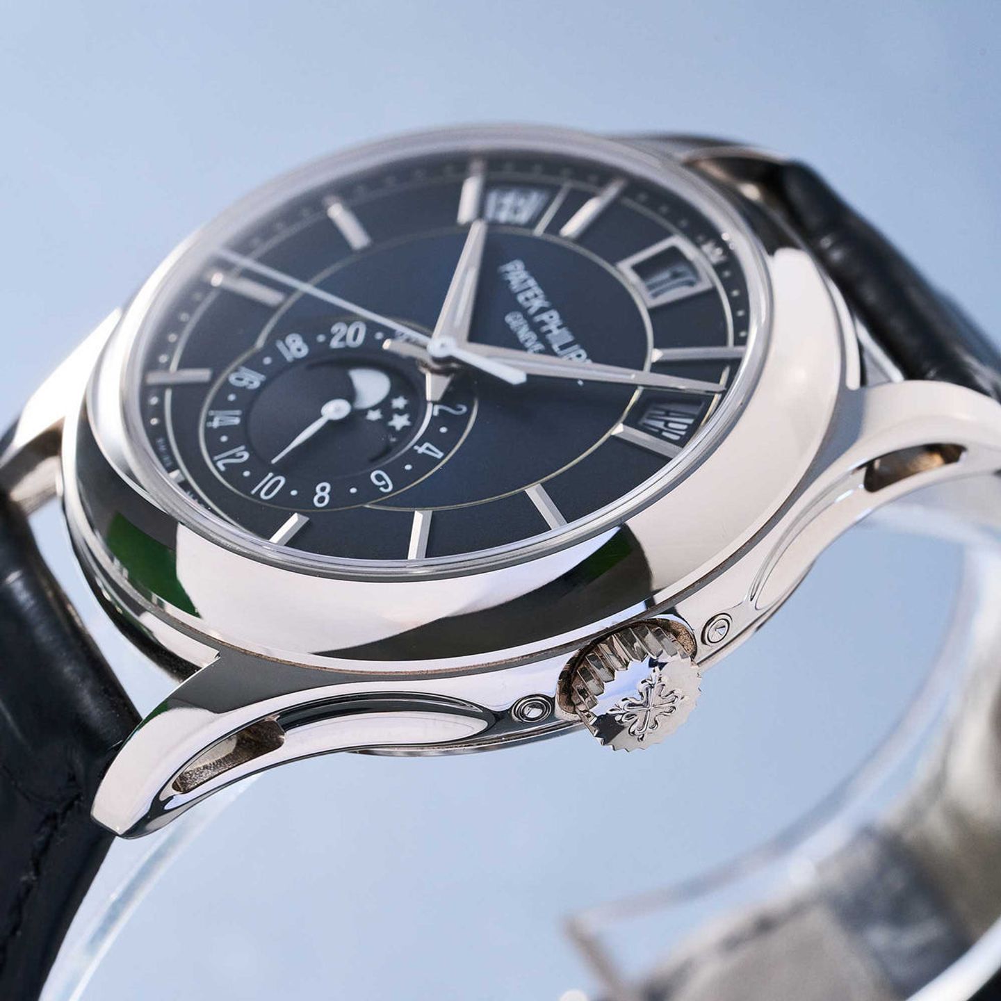 Patek Philippe Annual Calendar 5205G-013 - (4/8)