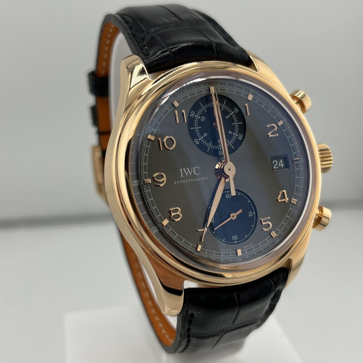 IWC Portuguese Chronograph IW390405 (2016) - Grey dial 42 mm Rose Gold case (3/8)
