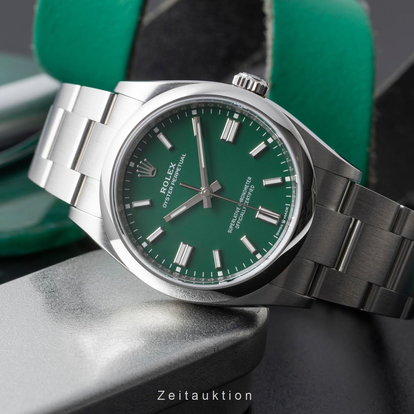Rolex Oyster Perpetual 36 126000 - (2/8)