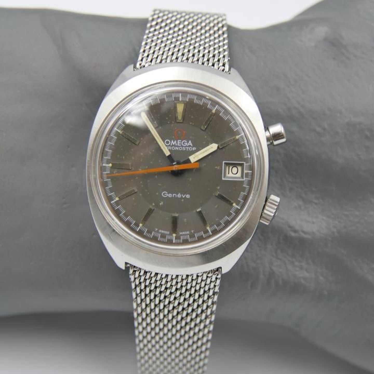 Omega Genève 146.009 - (8/8)