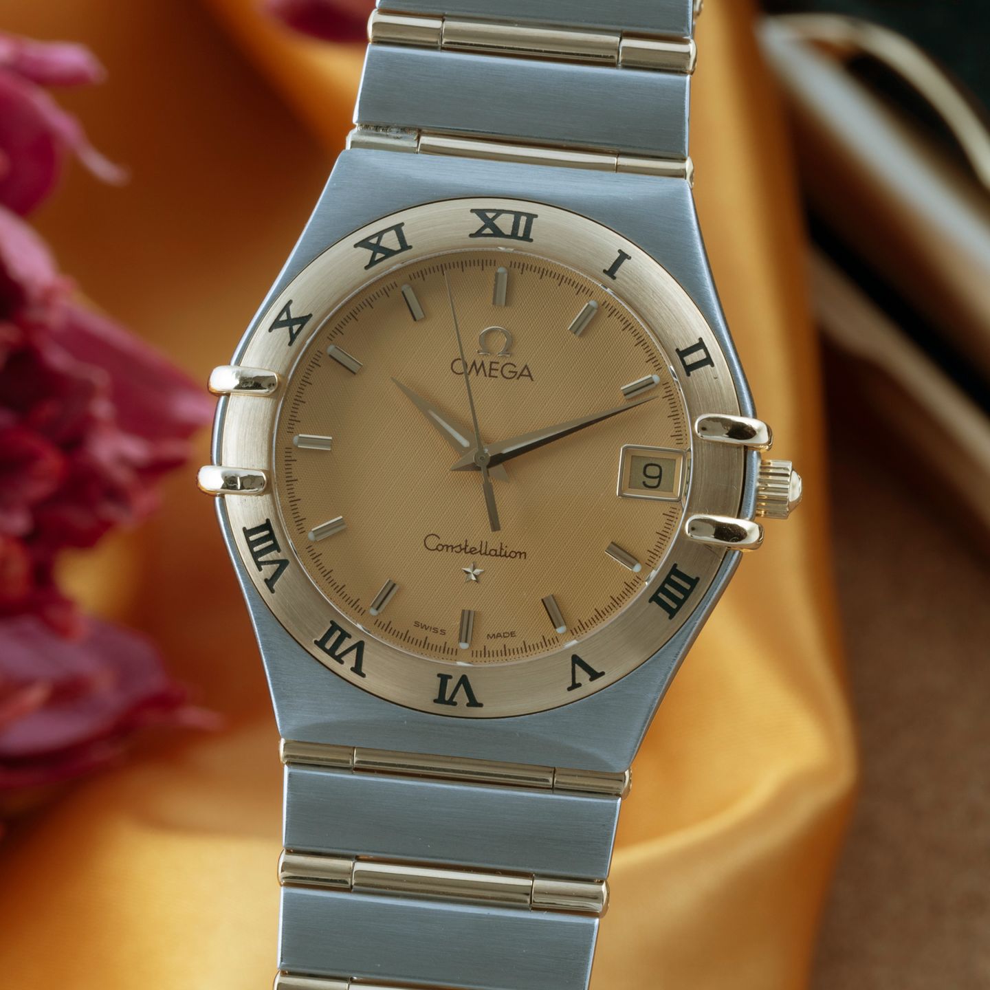 Omega Constellation 1212.10.00 (2000) - Champagne wijzerplaat 34mm Goud/Staal (3/8)